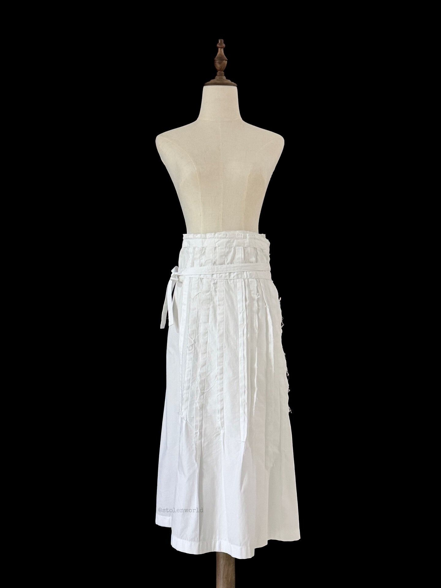 Comme des Garcons White Pleated Wrap Skirt by Comme des Garçons Size 26" / US 2 / IT 38 - 5 Thumbnail