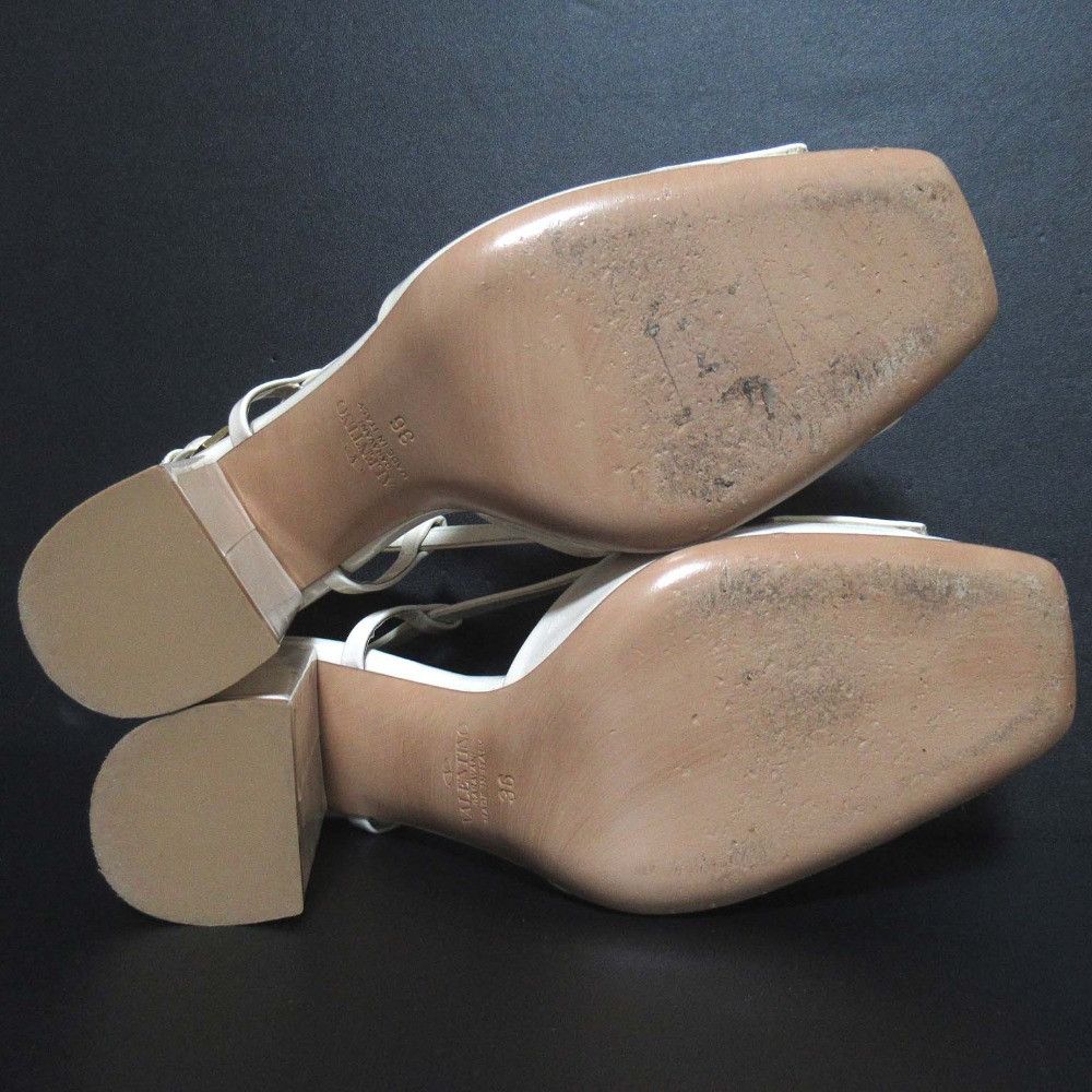 Valentino Valentino Valentino Garavani Roman Studs Calfskin Pumps Leather Shoes DUTY FREE for USA Size ONE SIZE - 9 Thumbnail