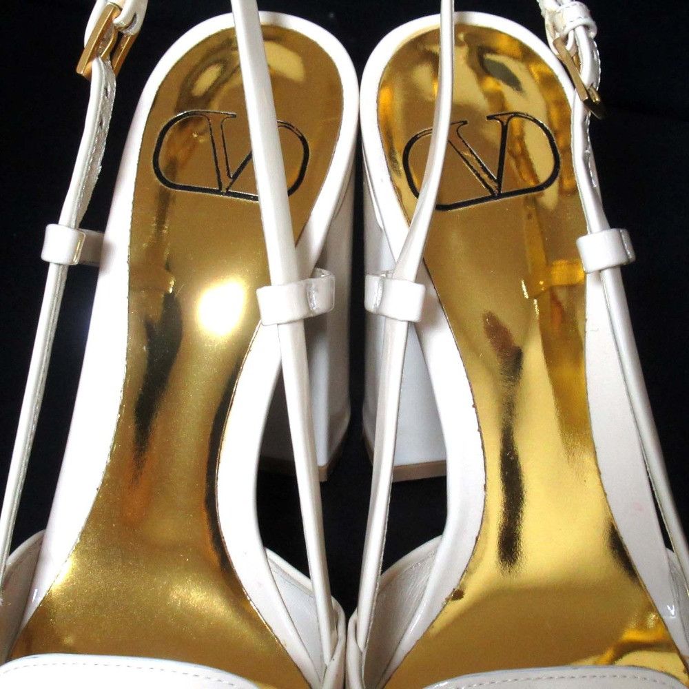Valentino Valentino Valentino Garavani Roman Studs Calfskin Pumps Leather Shoes DUTY FREE for USA Size ONE SIZE - 6 Thumbnail