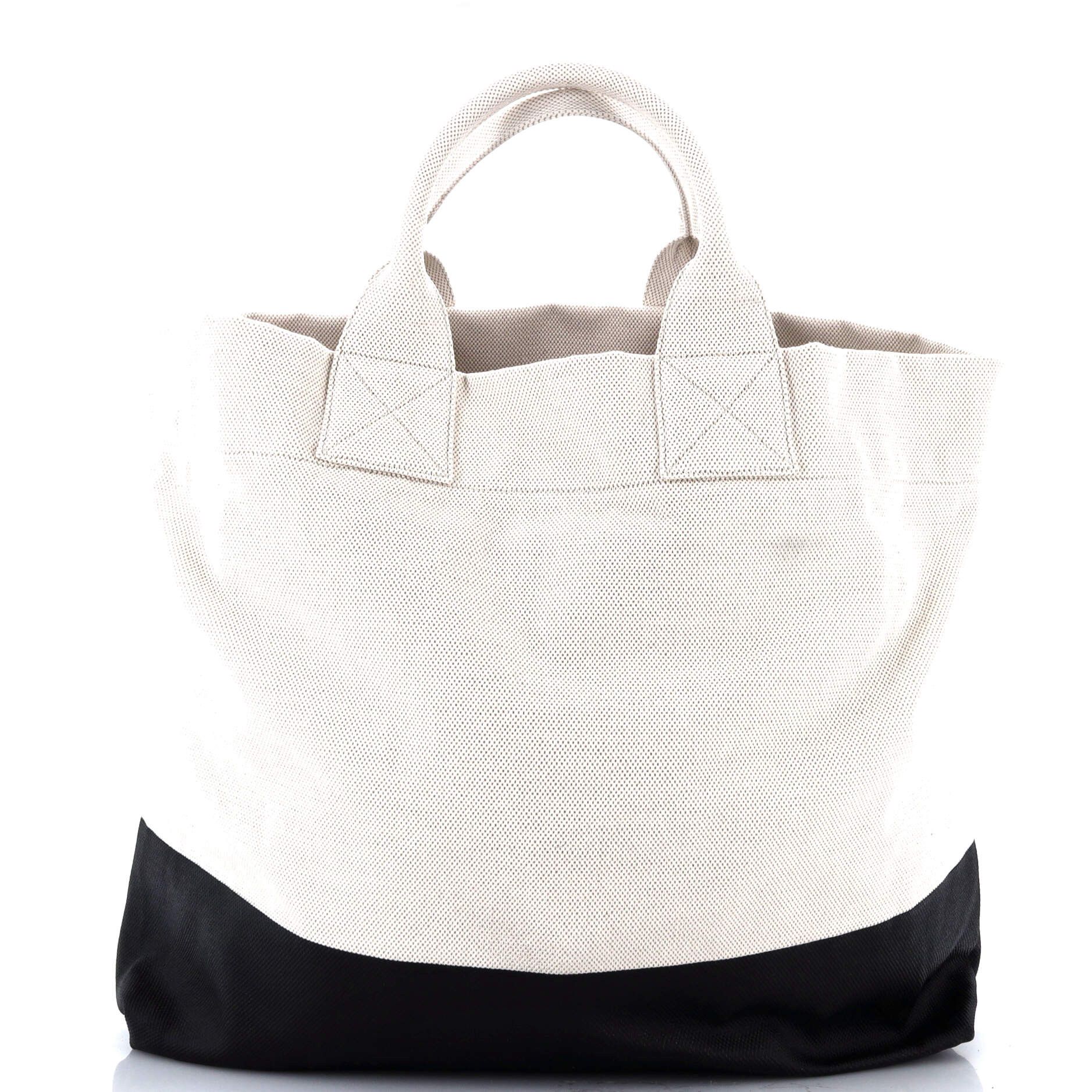 Gucci Logo Embossed Open Tote Size ONE SIZE - 3 Thumbnail