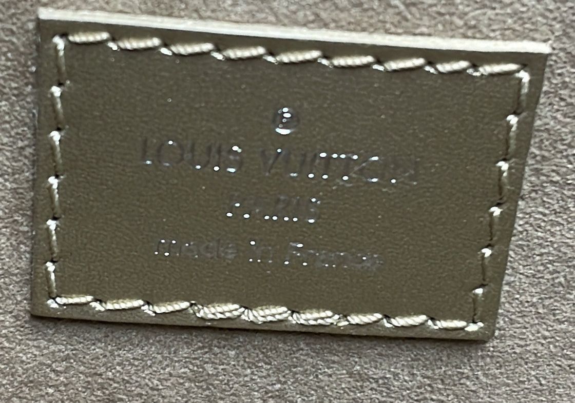 Louis Vuitton Dauphine Shoulder Bag Size ONE SIZE - 8 Thumbnail