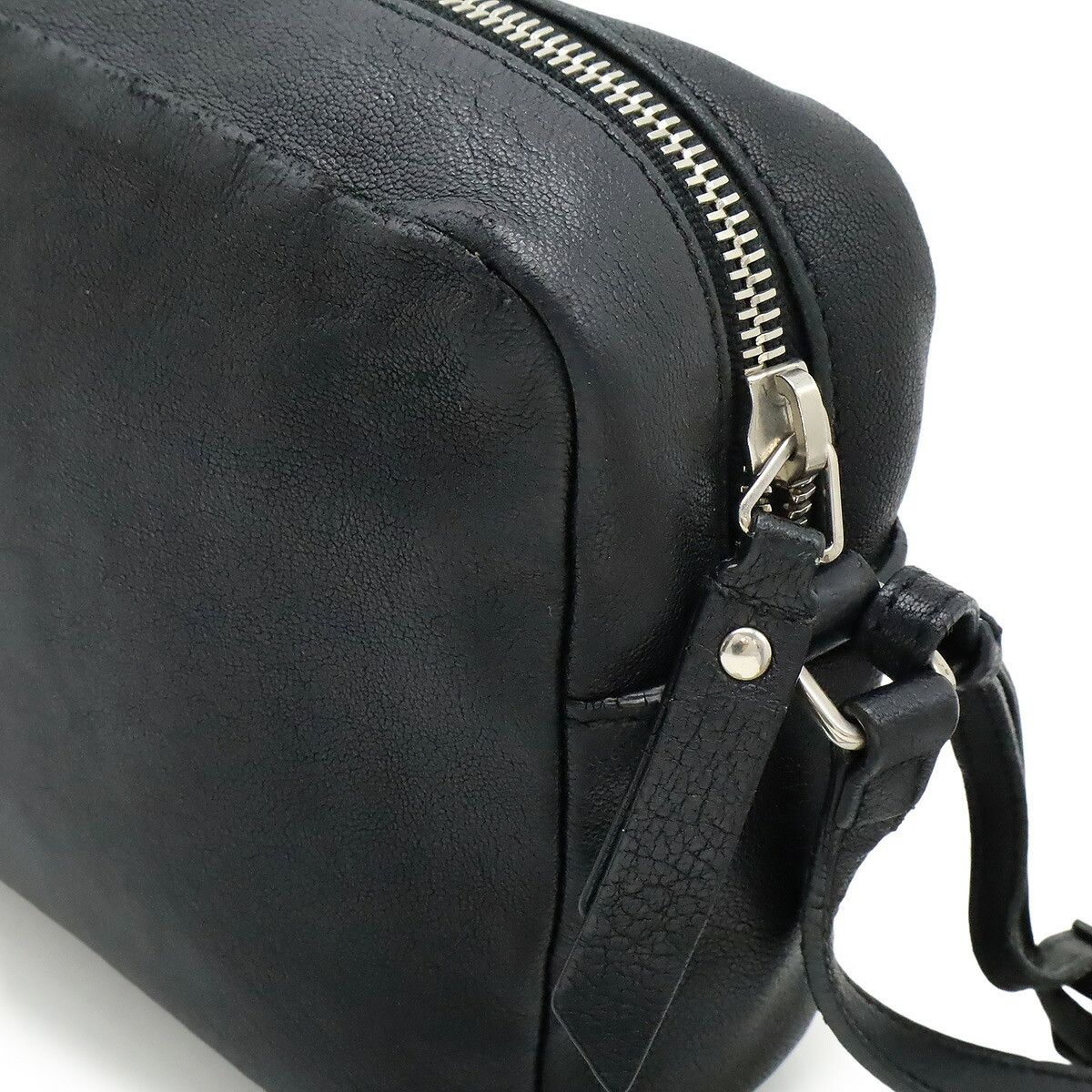 Yves Saint Laurent Yves Saint Laurent Saint Laurent Camera Bag Leather Shoulder Bag Leather Shoulder Bag 470299 DUTY FREE for USA Size ONE SIZE - 4 Thumbnail