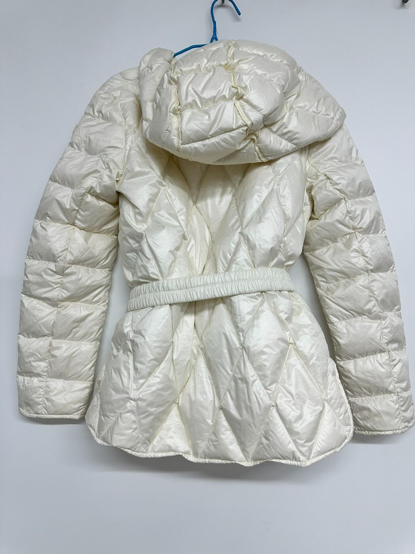 Moncler Moncler Women's Down Jacket Size M / US 6-8 / IT 42-44 - 2 Thumbnail