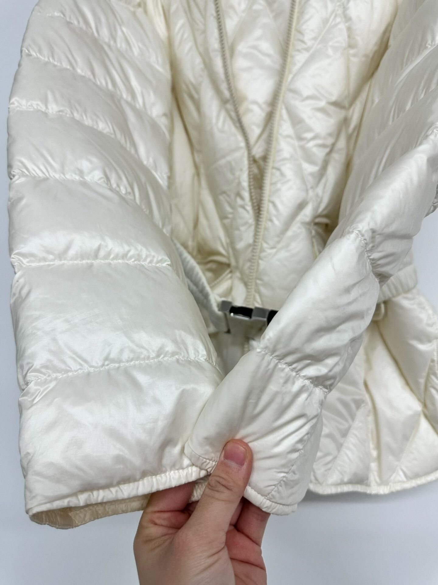 Moncler Moncler Women's Down Jacket Size M / US 6-8 / IT 42-44 - 3 Thumbnail