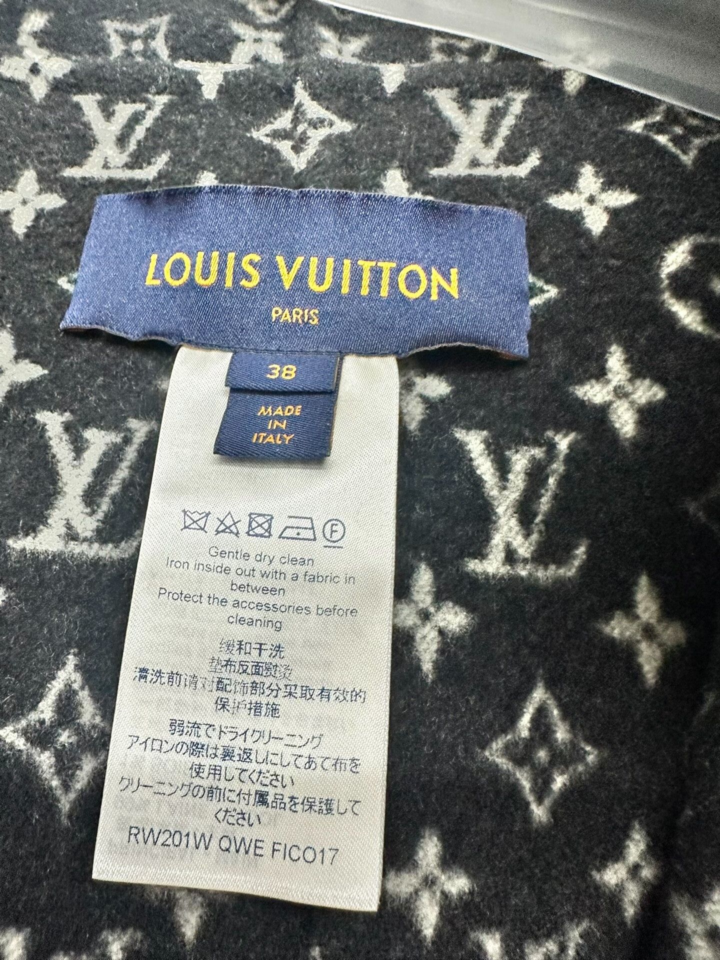 Louis Vuitton Louis Vuitton Monogram Cloak Coat Size S / US 4 / IT 40 - 4 Thumbnail