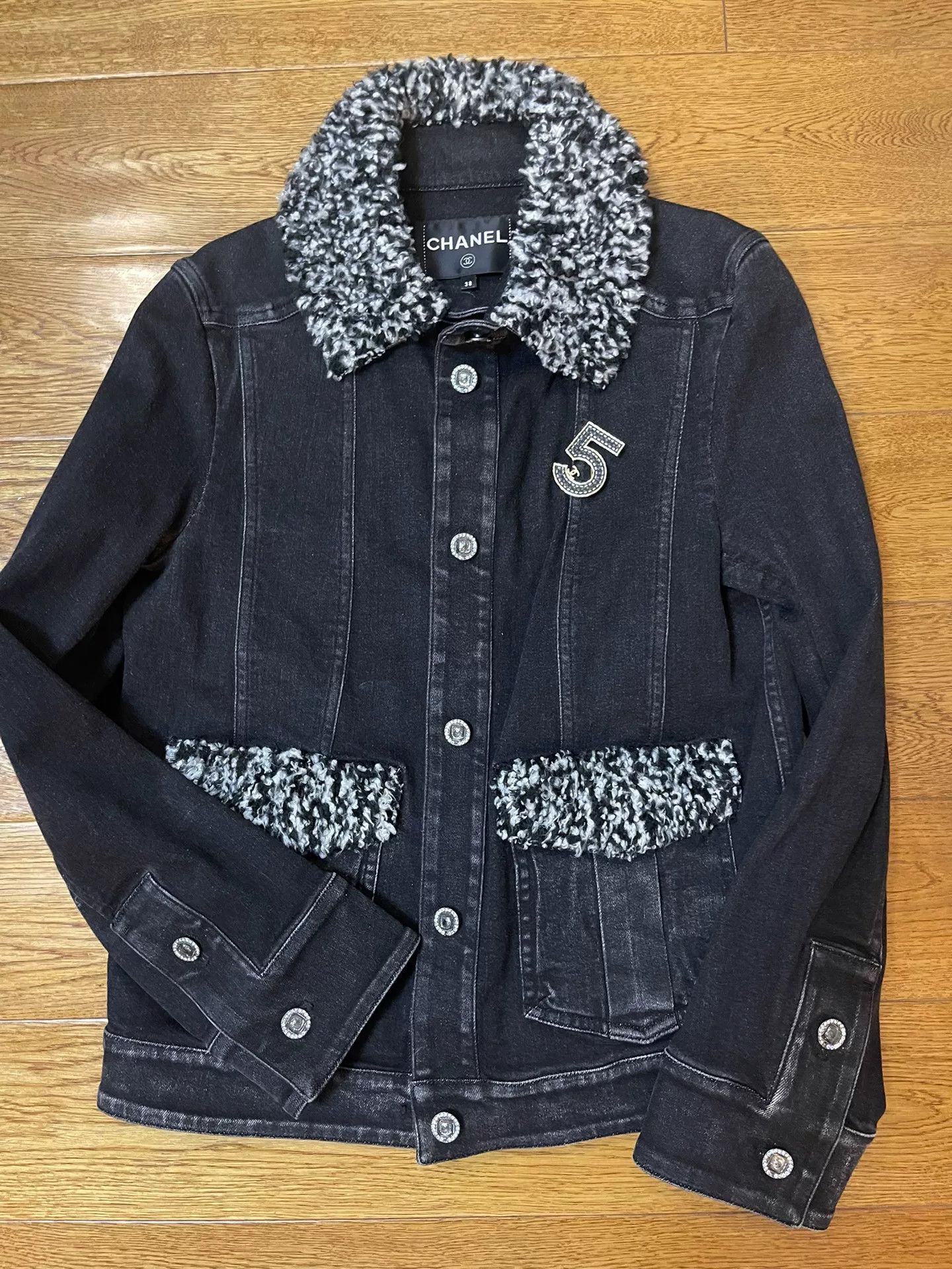 Chanel Chanel Classic Denim Jacket Size S / US 4 / IT 40 - 2 Thumbnail
