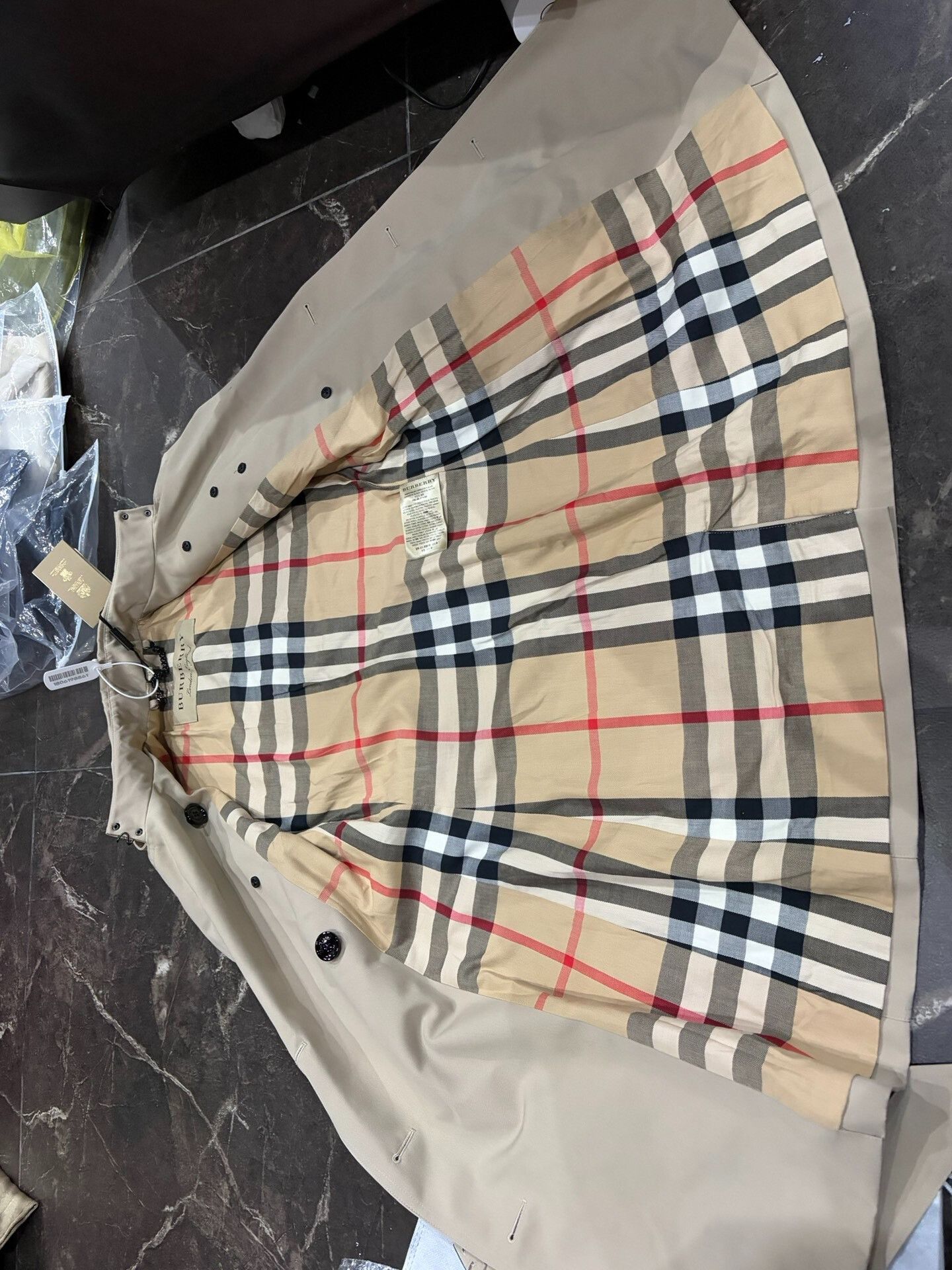 Burberry Burberry Solid Lapel Double-Breasted Coat Size S / US 4 / IT 40 - 8 Thumbnail