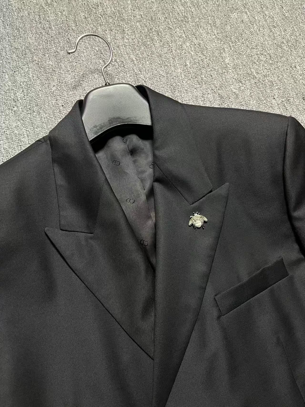 Dior Dior Black Wool Suit with Bee Brooch Size US L / EU 52-54 / 3 - 4 Thumbnail