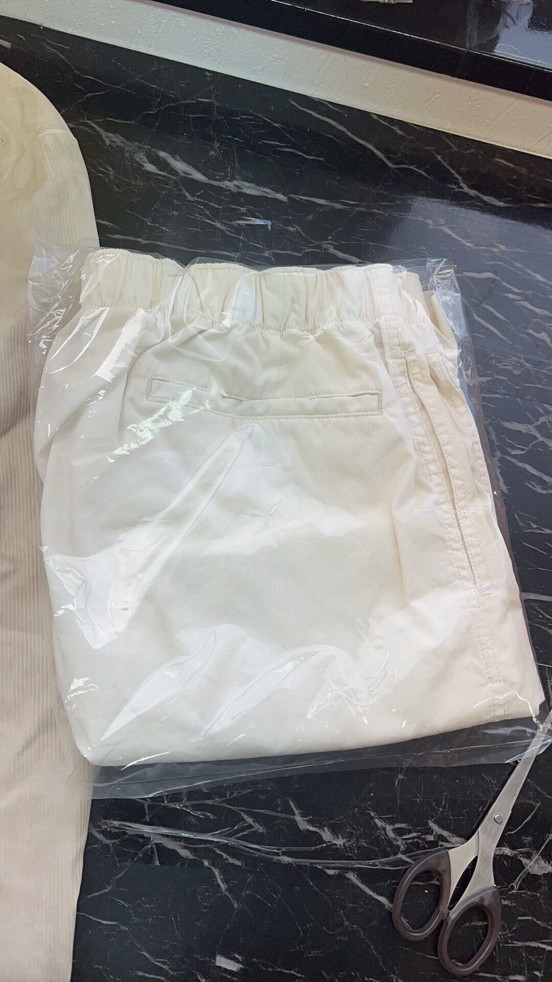 Nanamica Nanamica Easy Shorts in Ecru Size US 34 / EU 50 - 2 Thumbnail