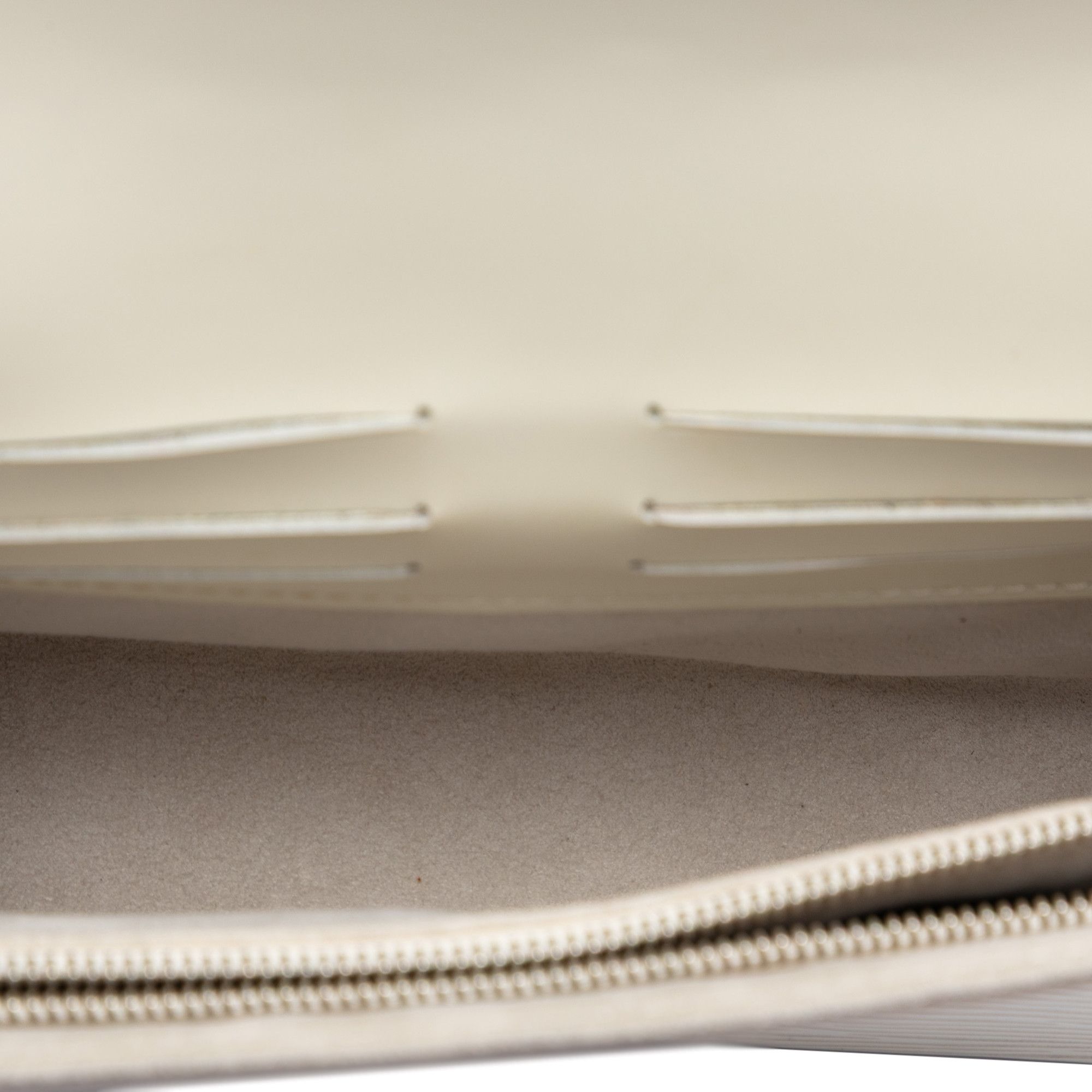 Louis Vuitton Louis Vuitton Epi Sevigne Clutch Size ONE SIZE - 4 Thumbnail