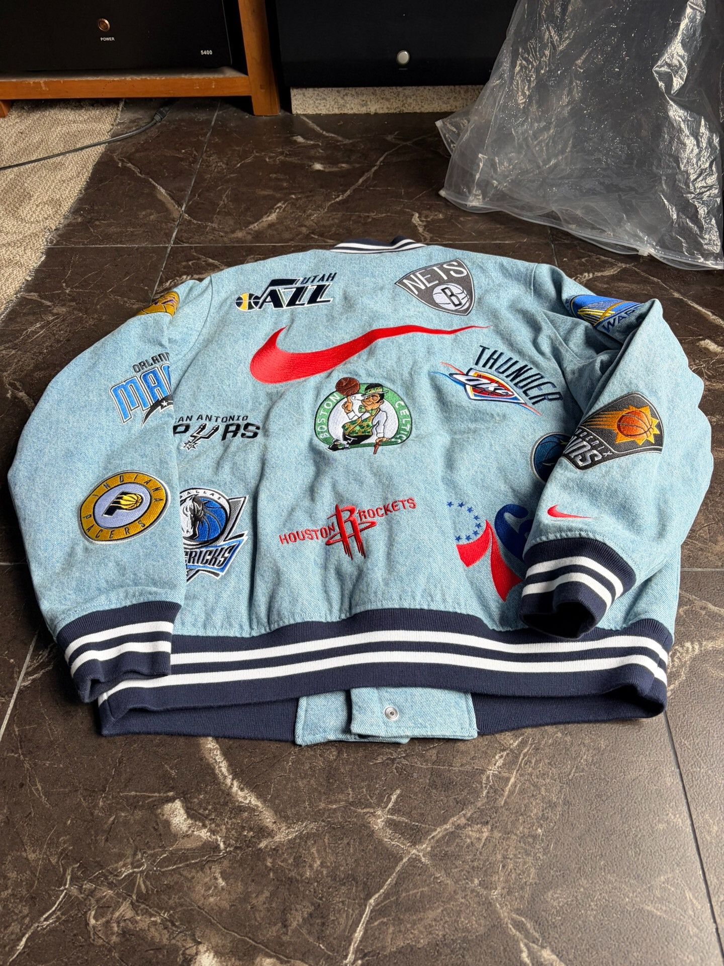 Supreme Supreme Nike NBA Collaboration Blue Denim Jacket Size US L / EU 52-54 / 3 - 6 Thumbnail