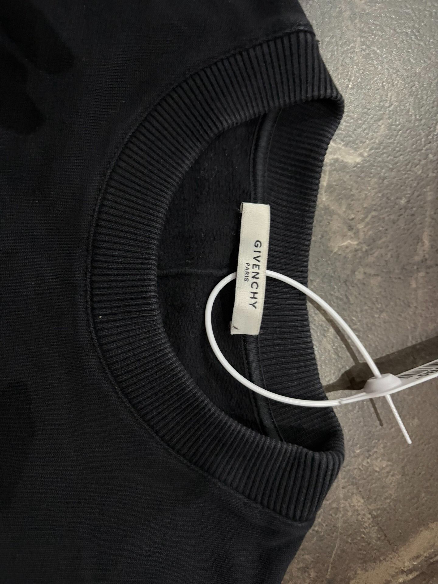Givenchy Givenchy Shark Flag Crewneck Sweatshirt Size US XS / EU 42 / 0 - 3 Thumbnail