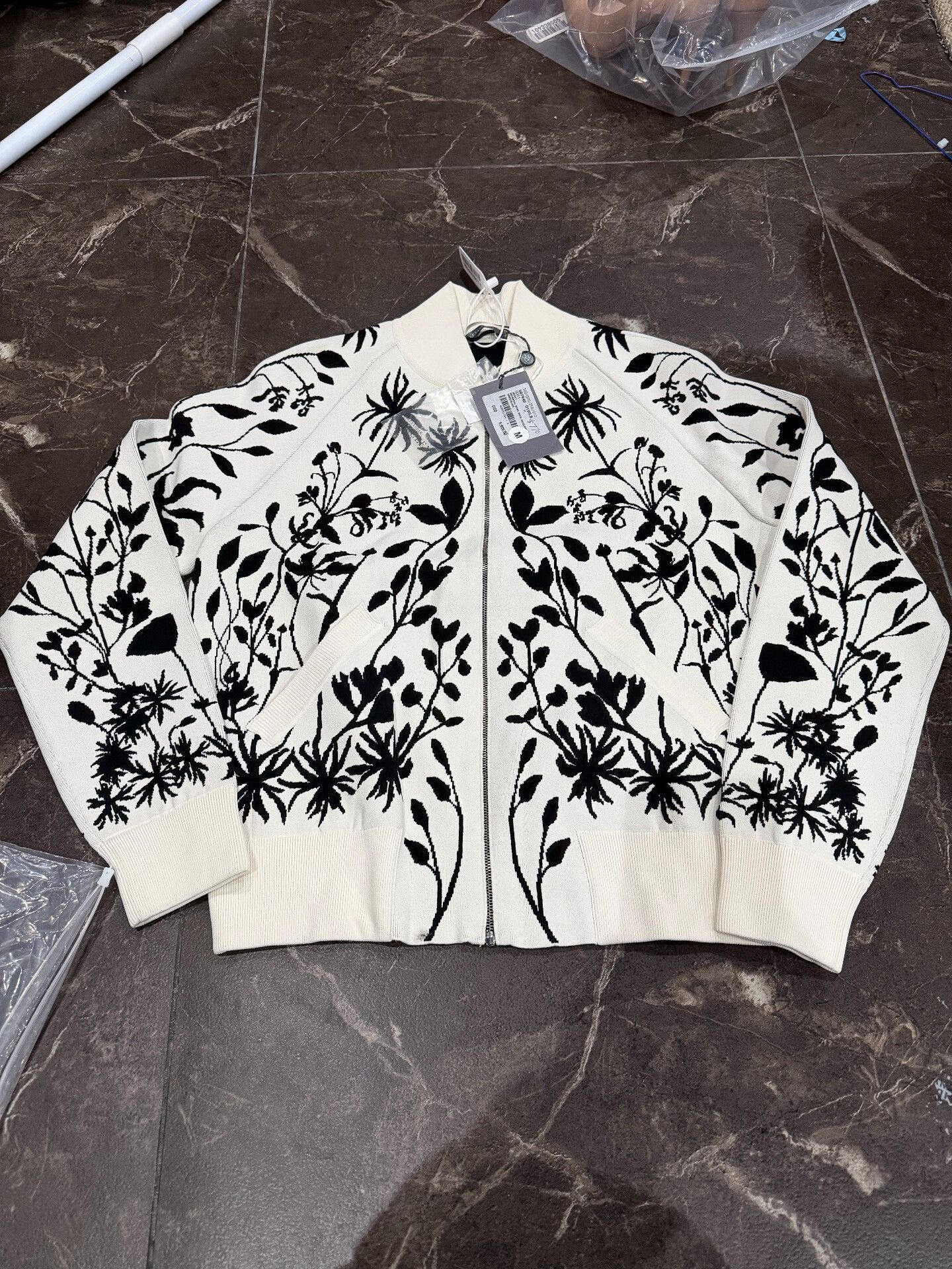 Alexander McQueen Alexander McQueen Slim Embroidered Set Size US M / EU 48-50 / 2 - 2 Thumbnail
