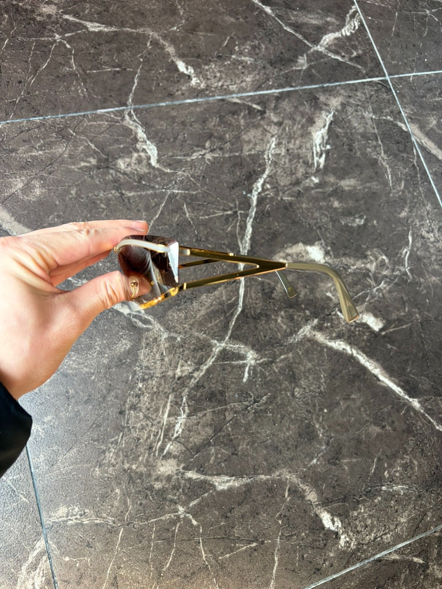 Louis Vuitton Louis Vuitton Pilot Sunglasses Size ONE SIZE - 3 Thumbnail