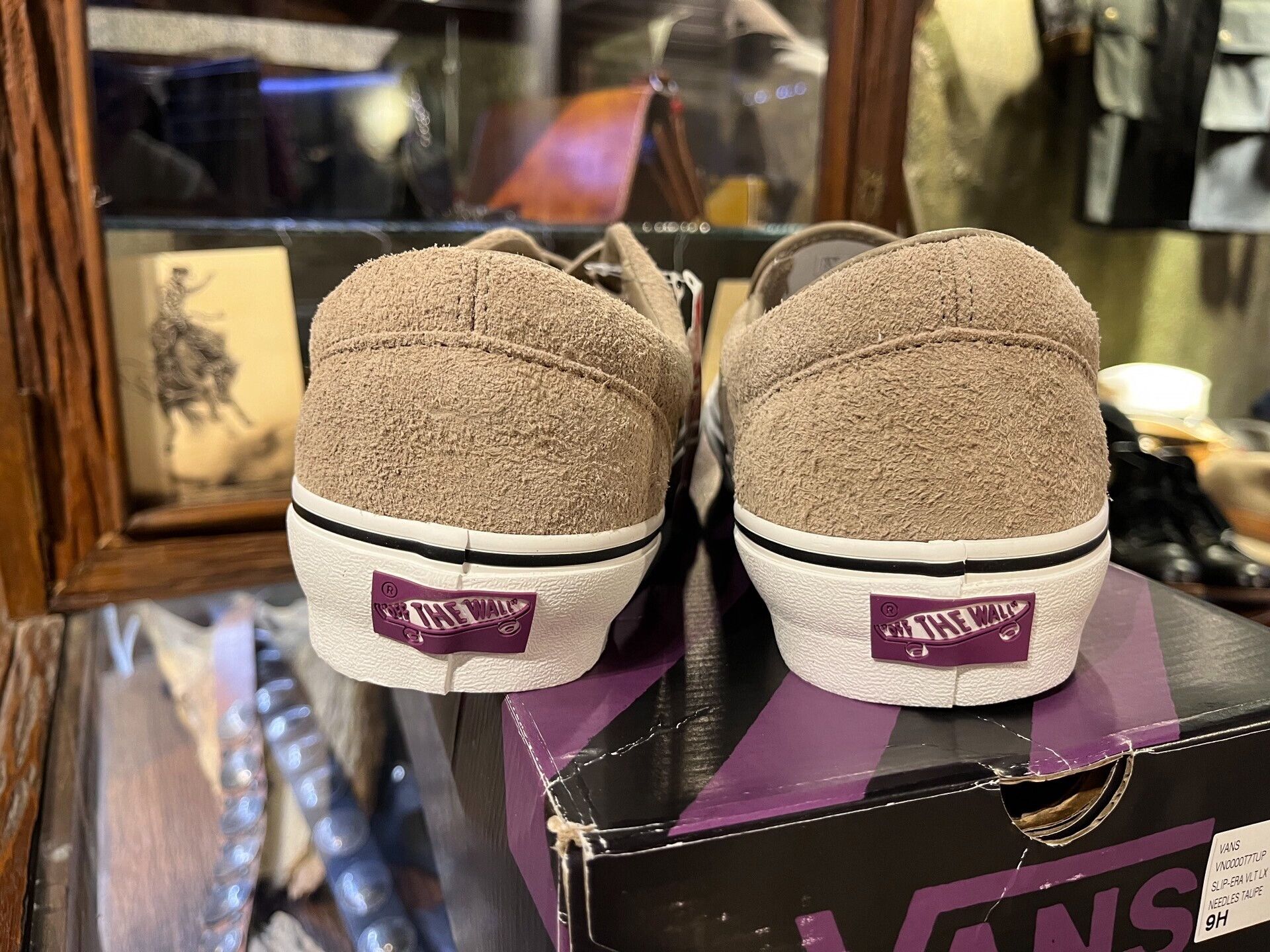 Vans VANS Limited Edition Suede Casual Shoes Size US 9.5 / EU 42-43 - 4 Thumbnail