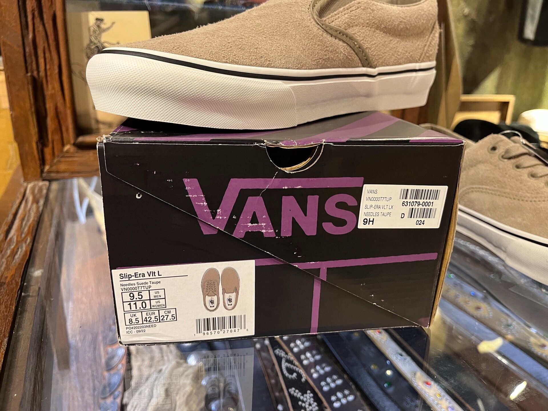 Vans VANS Limited Edition Suede Casual Shoes Size US 9.5 / EU 42-43 - 9 Thumbnail