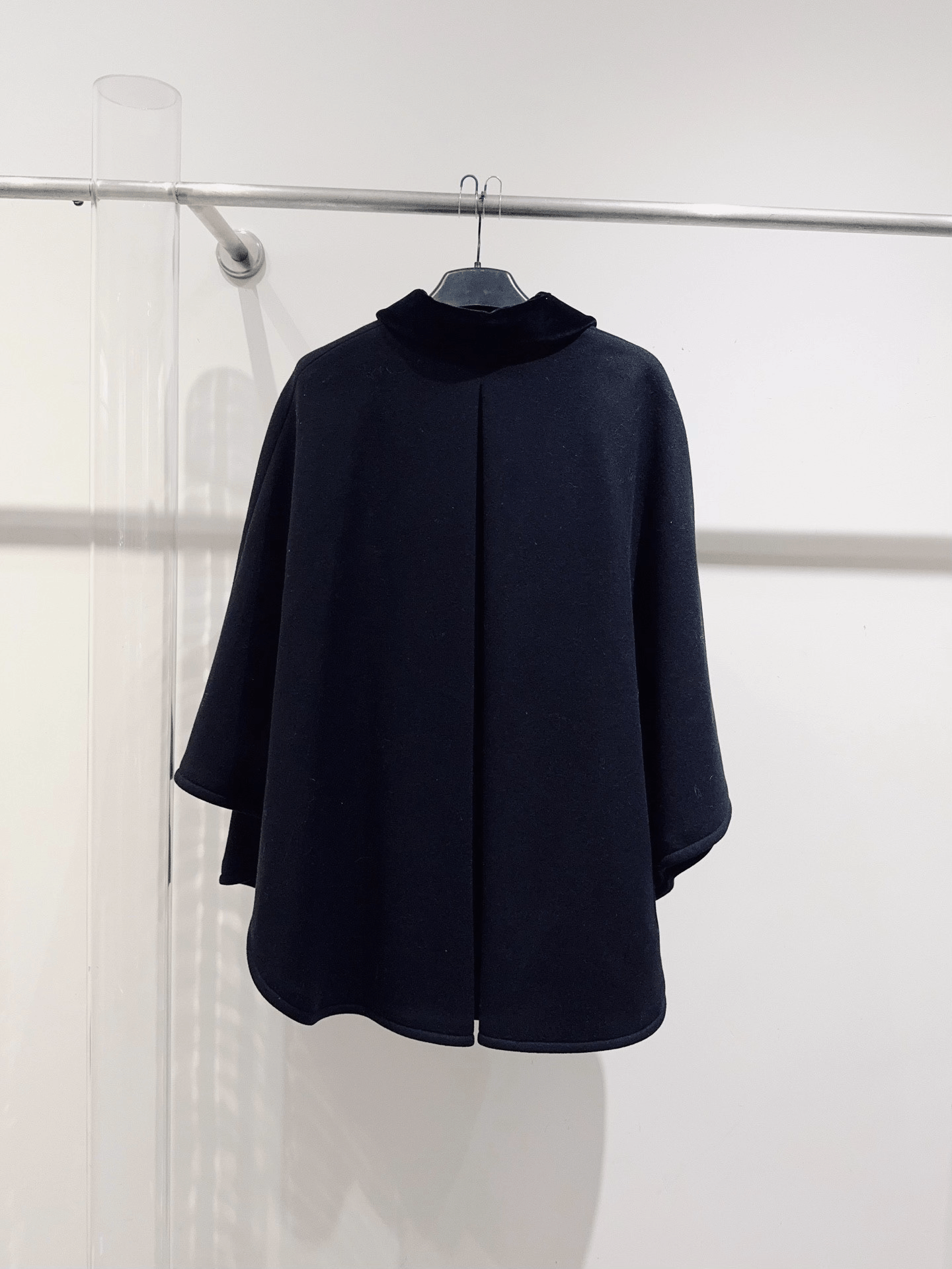 Gucci Gucci Cape Style Coat Size XS / US 0-2 / IT 36-38 - 6 Thumbnail