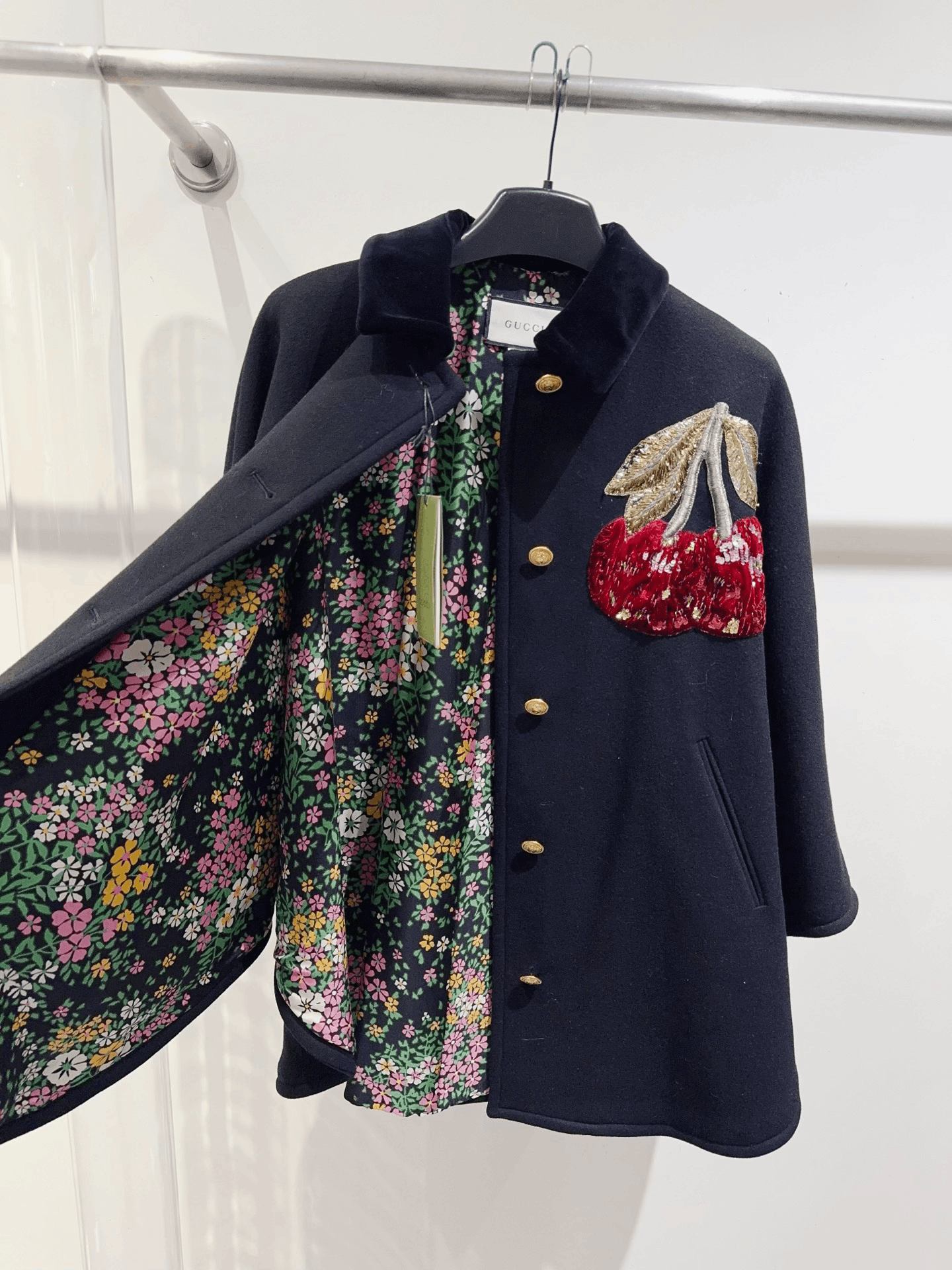 Gucci Gucci Cape Style Coat Size XS / US 0-2 / IT 36-38 - 3 Thumbnail