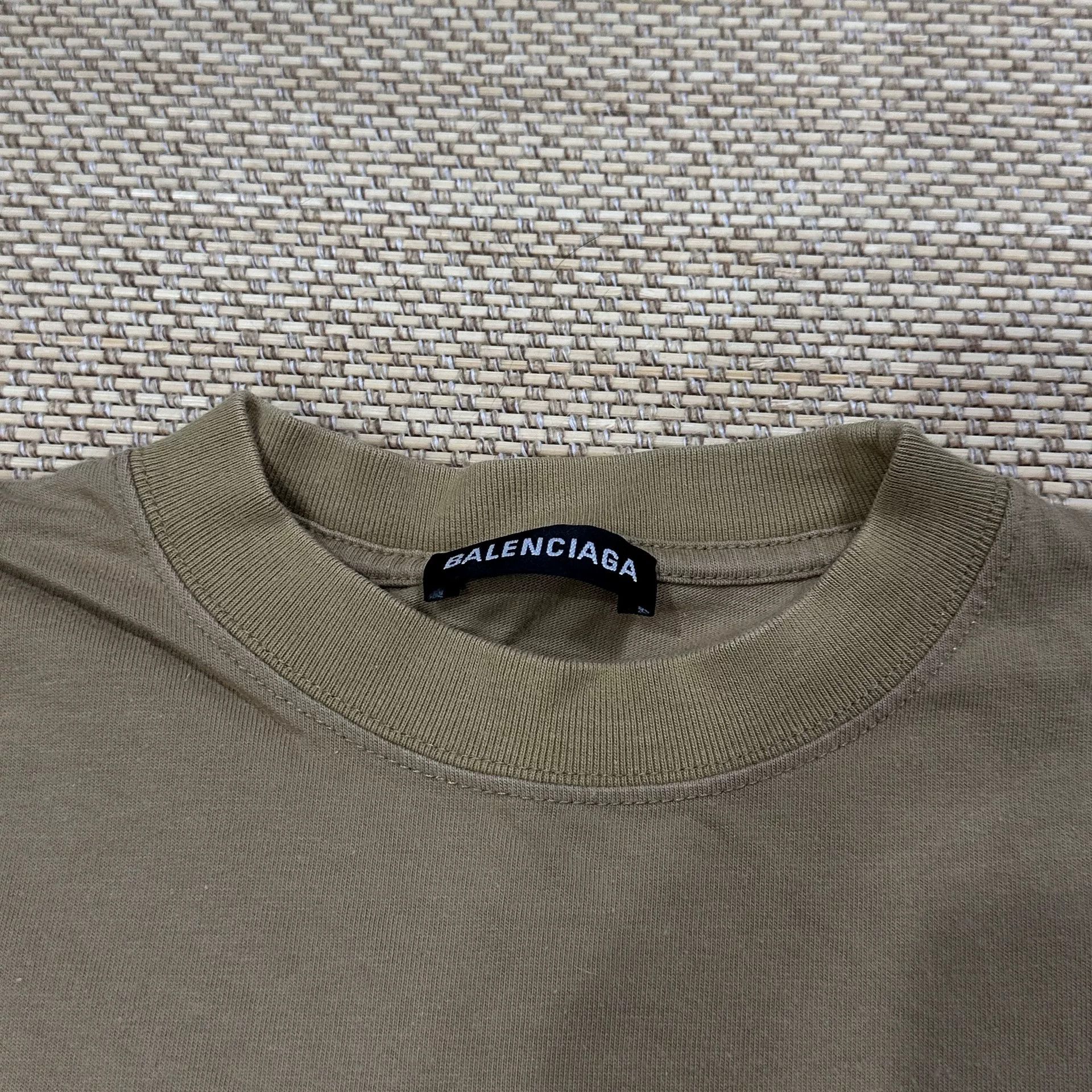 Balenciaga Balenciaga Short Sleeve T-Shirt in Beige Size US XS / EU 42 / 0 - 3 Thumbnail