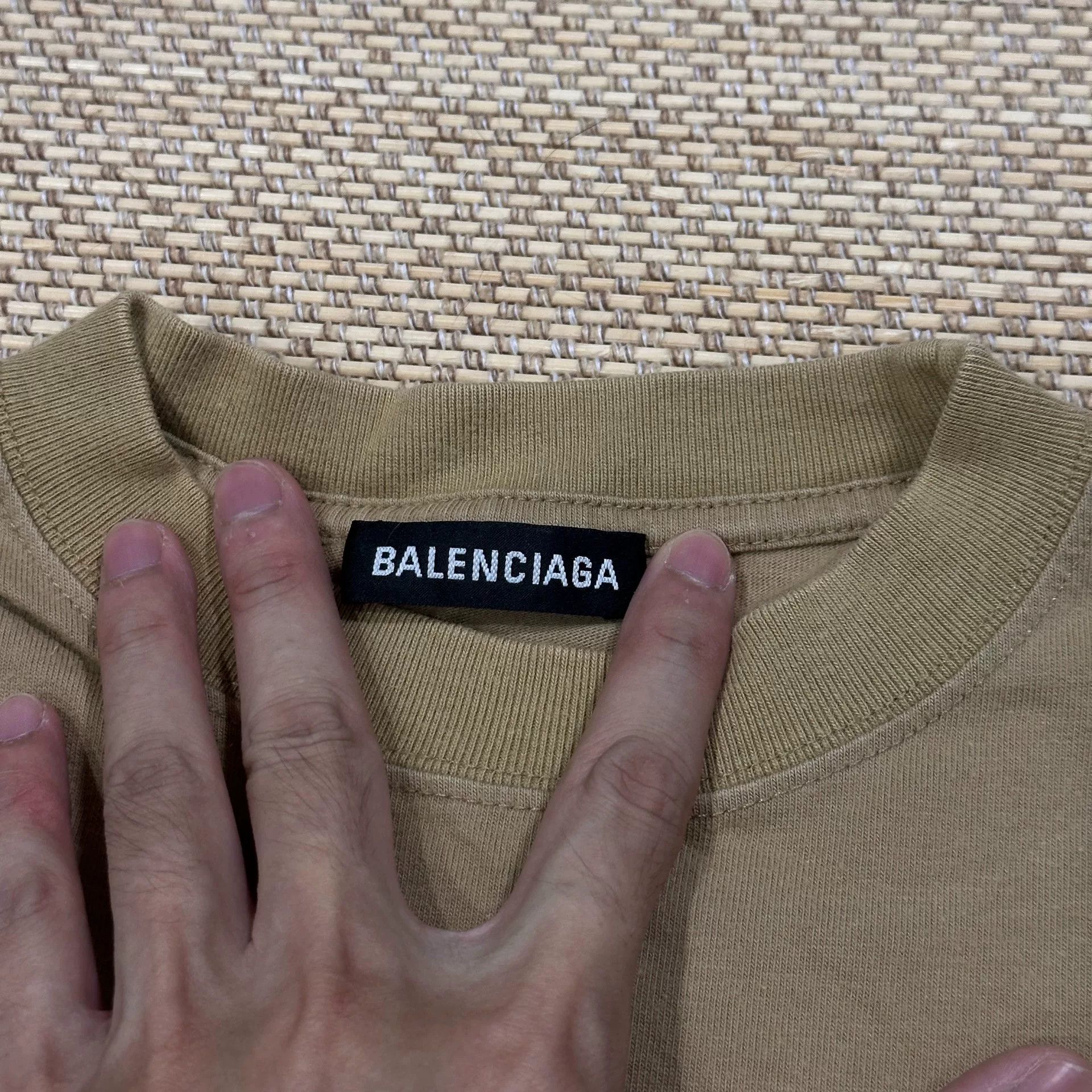 Balenciaga Balenciaga Short Sleeve T-Shirt in Beige Size US XS / EU 42 / 0 - 4 Thumbnail