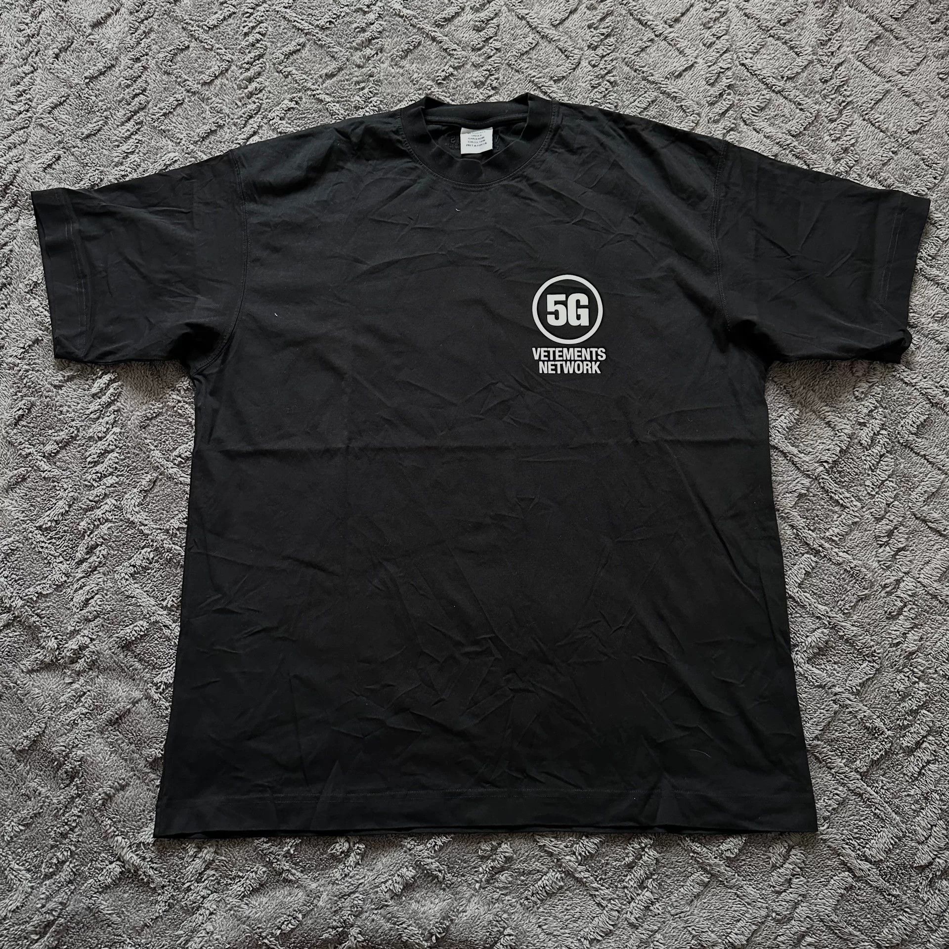Vetements Vetements 5G Network Foamed Logo Tee Size US M / EU 48-50 / 2 - 2 Thumbnail