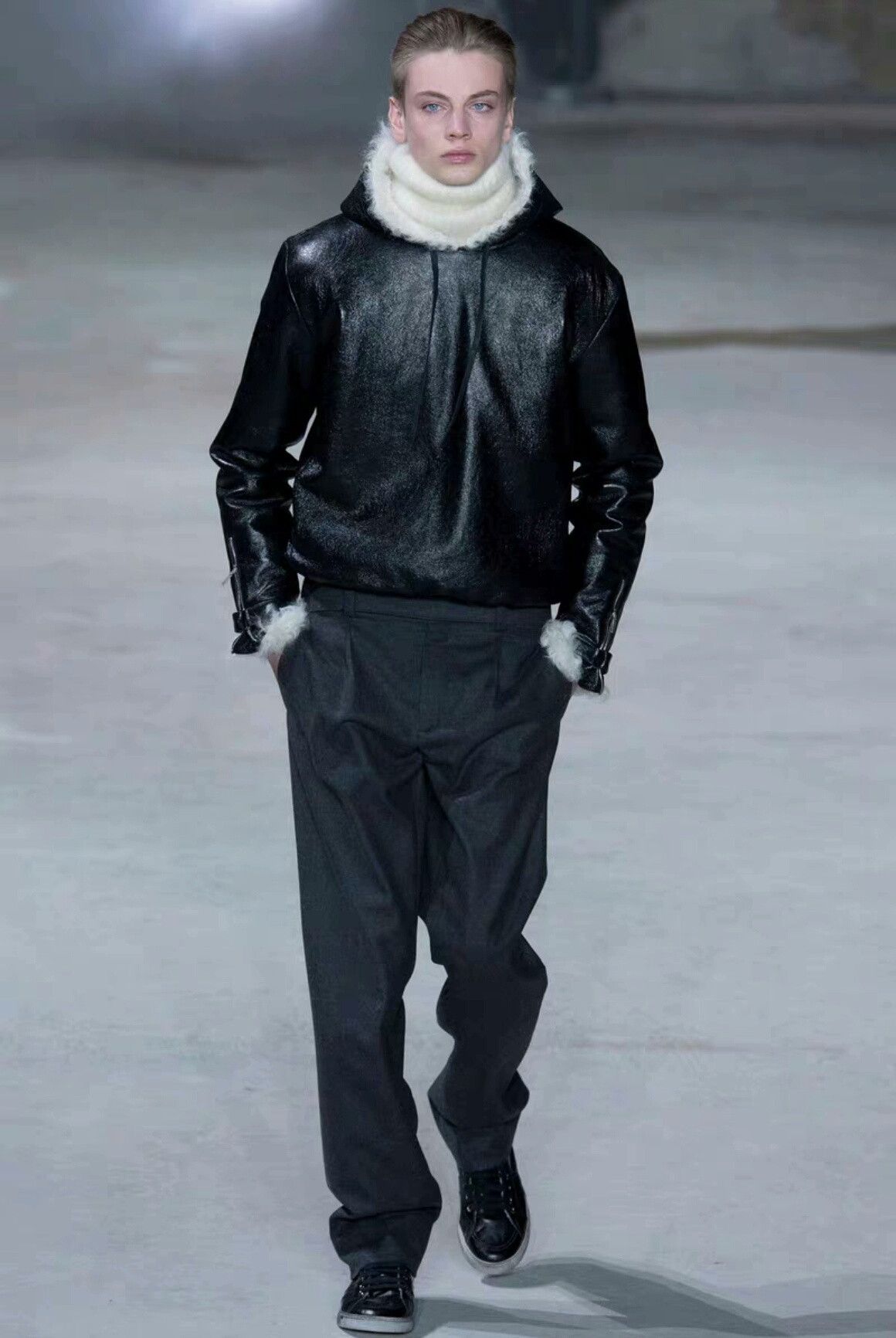 Saint Laurent Paris Saint Laurent Black Cashmere Turtleneck Sweater Size US S / EU 44-46 / 1 - 5 Thumbnail