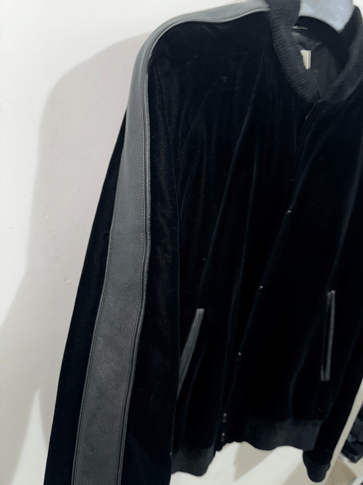 Saint Laurent Paris Saint Laurent Black Velvet Skull Jacket Size US S / EU 44-46 / 1 - 5 Thumbnail