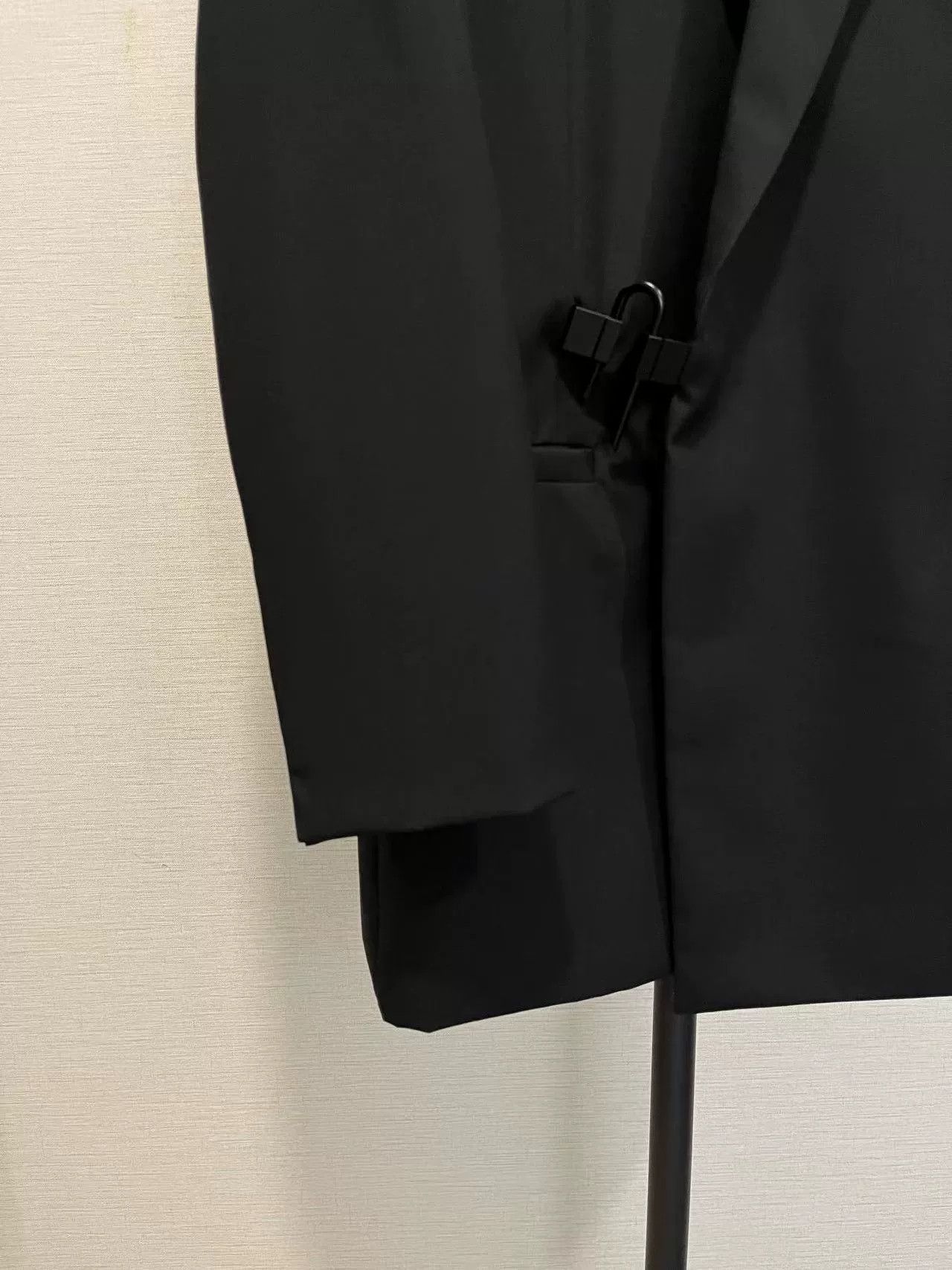 Givenchy Givenchy Black U-Lock Suit Coat Size US M / EU 48-50 / 2 - 3 Thumbnail