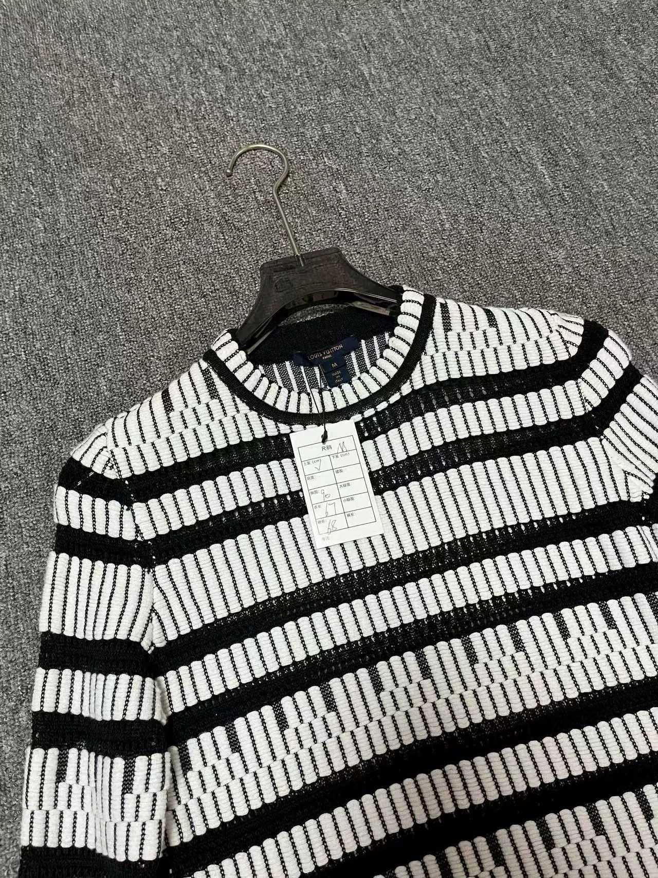 Louis Vuitton Louis Vuitton Black and White Knit Sweater Size M / US 6-8 / IT 42-44 - 3 Thumbnail