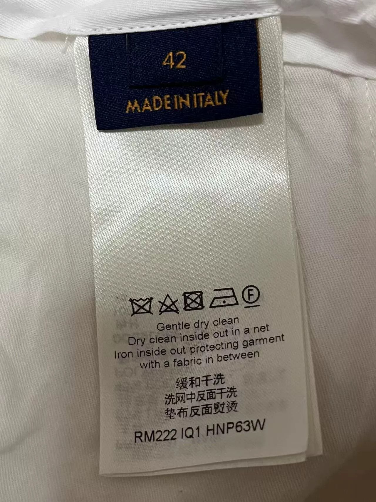 Louis Vuitton Louis Vuitton White Logo Accessory Shorts Size 42" / US 20 - 5 Thumbnail