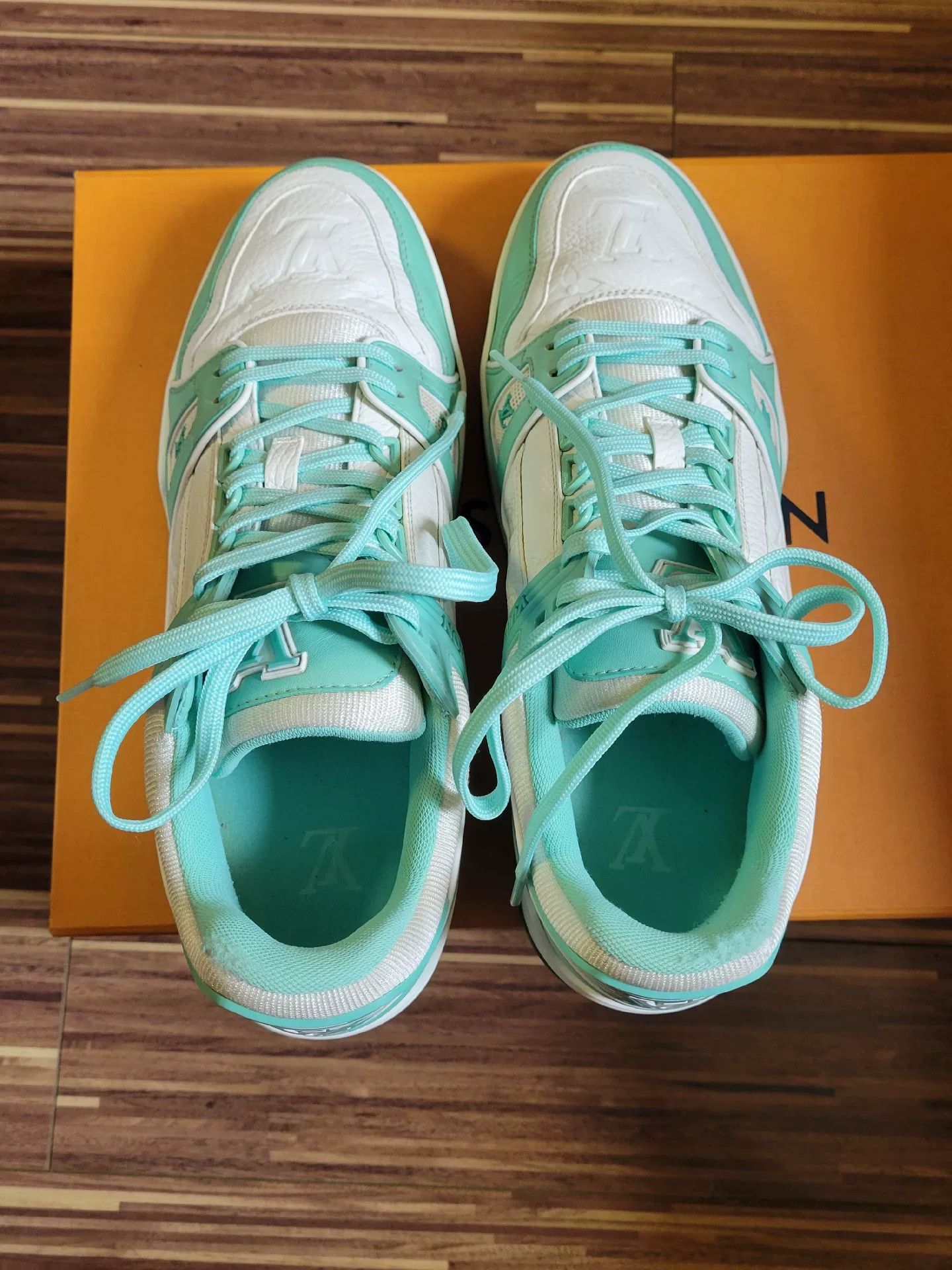 Louis Vuitton Louis Vuitton Tiffany Green Trainer Sneakers Size US 8 / EU 41 - 8 Thumbnail