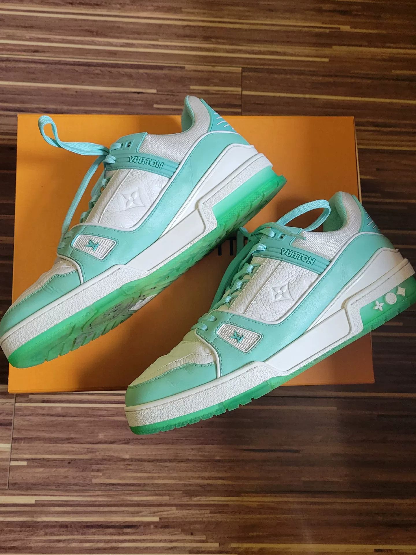 Louis Vuitton Louis Vuitton Tiffany Green Trainer Sneakers Size US 8 / EU 41 - 2 Thumbnail