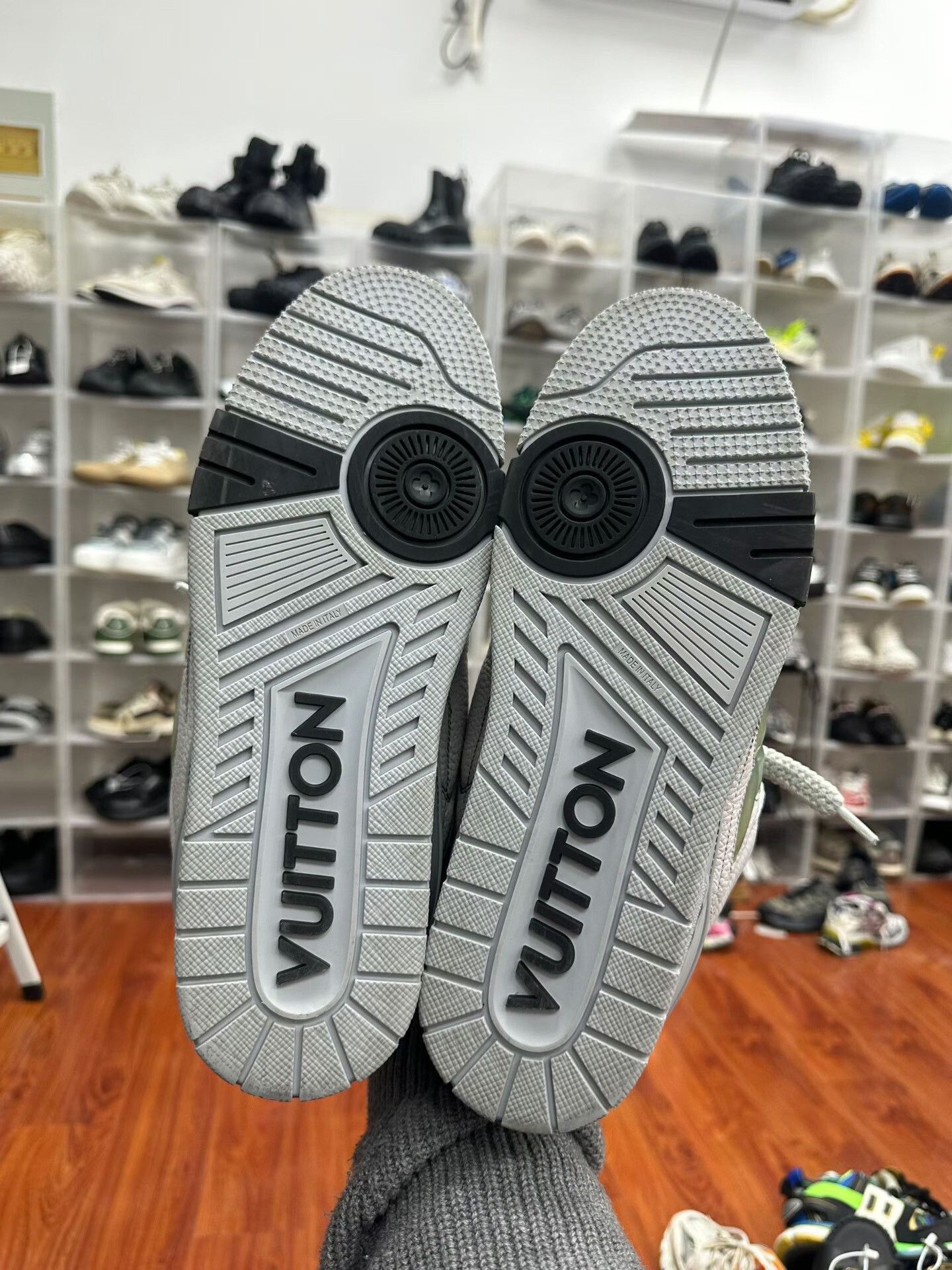 Louis Vuitton Louis Vuitton Skate Shoes Size 43 Size US 10 / EU 43 - 5 Thumbnail