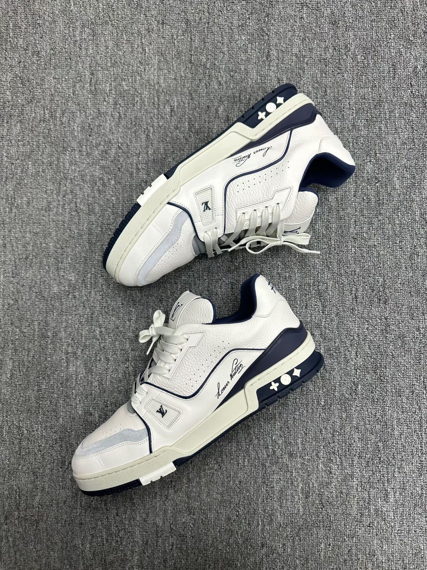 Louis Vuitton LV Trainer Navy Blue Size 43 Size US 10 / EU 43 - 2 Thumbnail