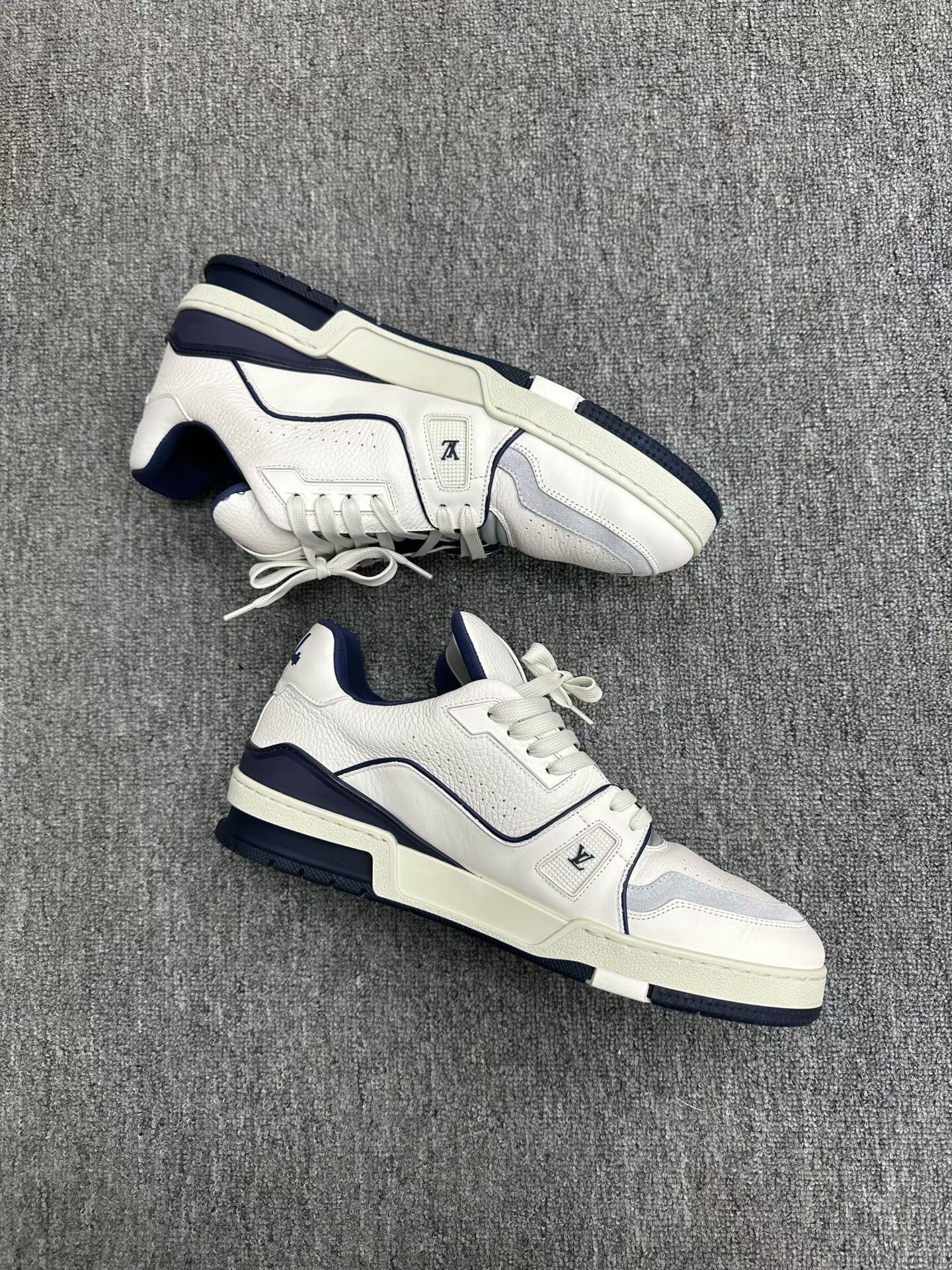 Louis Vuitton LV Trainer Navy Blue Size 43 Size US 10 / EU 43 - 3 Thumbnail