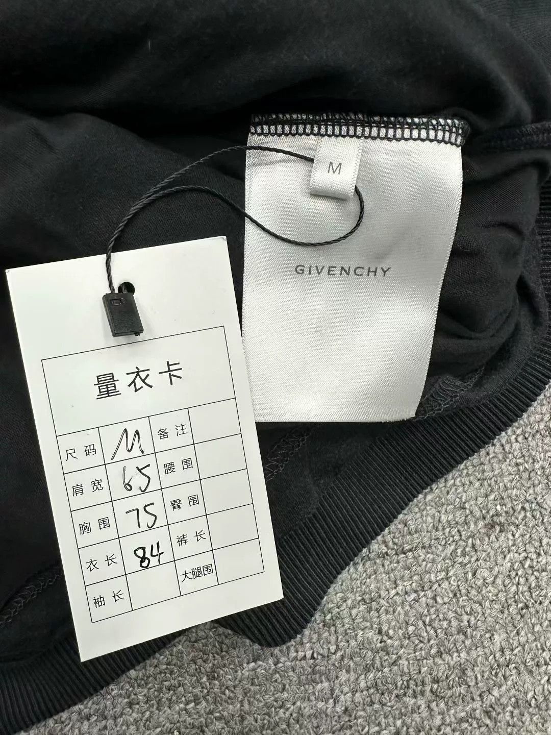 Givenchy Givenchy Distressed Letter Sweatshirt M Size US M / EU 48-50 / 2 - 2 Thumbnail
