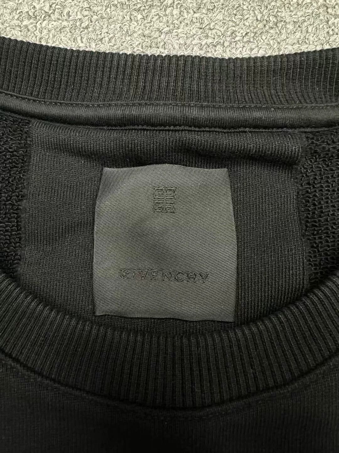 Givenchy Givenchy New Rainbow Embroidery Letter Sweatshirt XL Size US XL / EU 56 / 4 - 3 Thumbnail