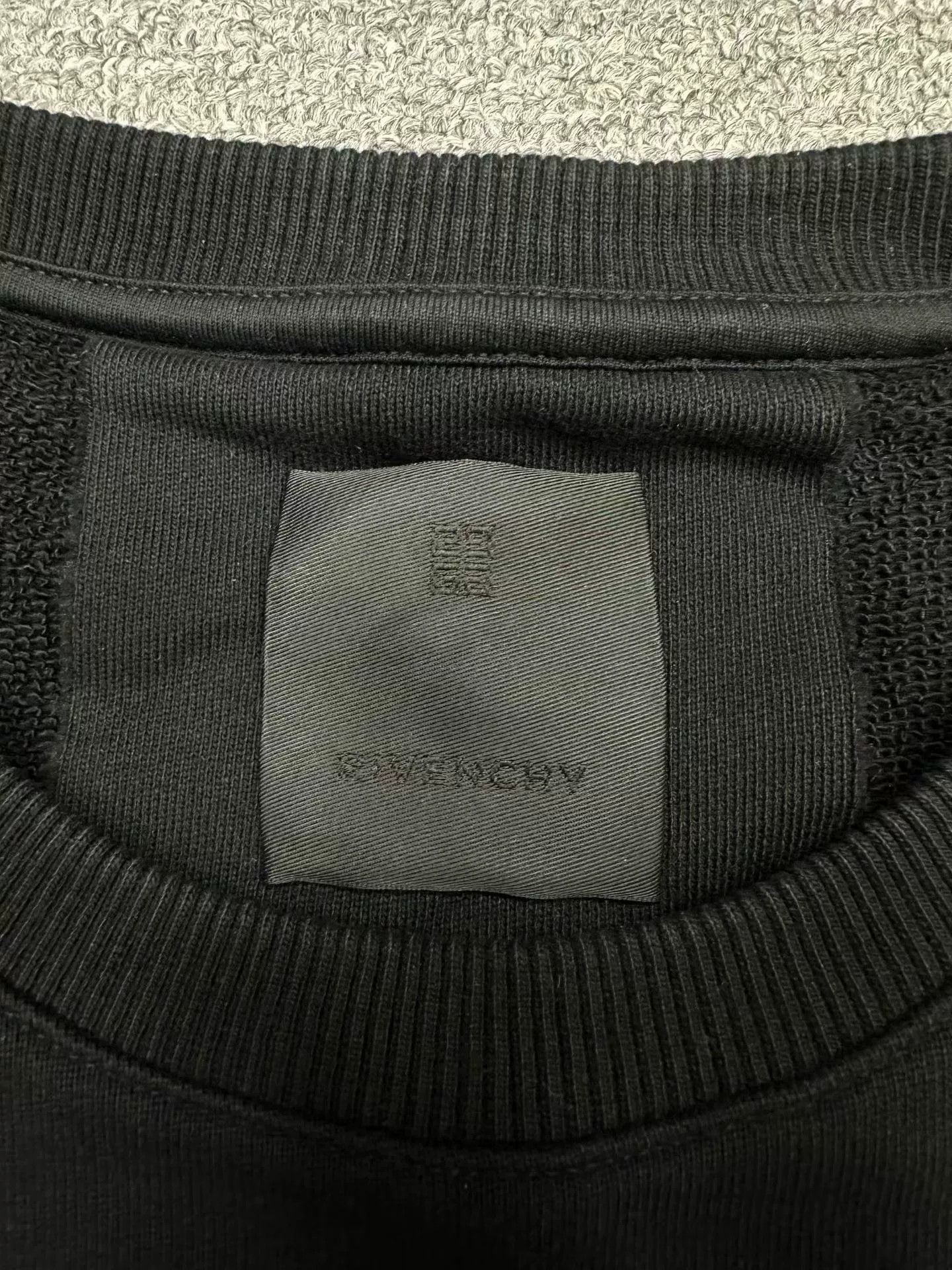 Givenchy Givenchy New Rainbow Letter Embroidery Sweater XL Size US XL / EU 56 / 4 - 3 Thumbnail