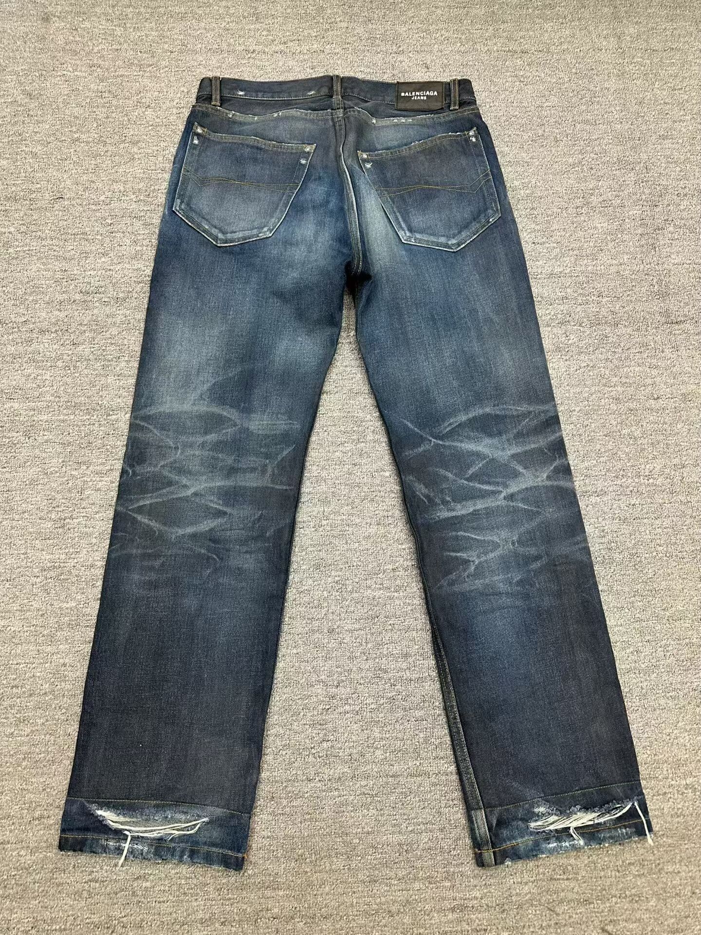 Balenciaga Balenciaga Distressed Jeans Size 30 Size US 30 / EU 46 - 2 Thumbnail