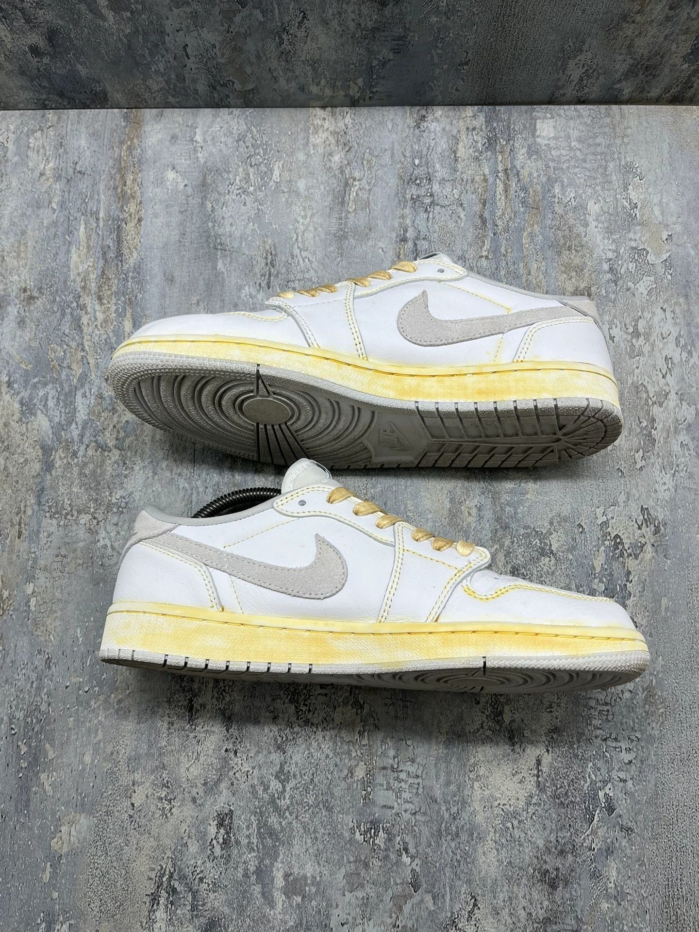 Jordan Brand Air Jordan 1 Low Gray White Size US 9 / EU 42 - 4 Thumbnail