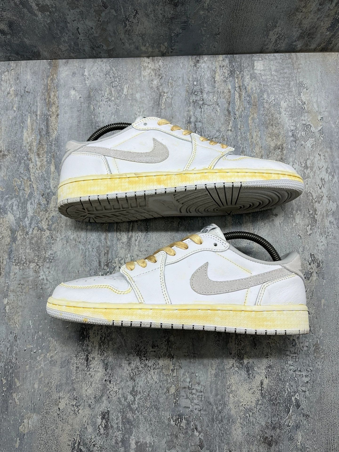 Jordan Brand Air Jordan 1 Low Gray White Size US 9 / EU 42 - 3 Thumbnail