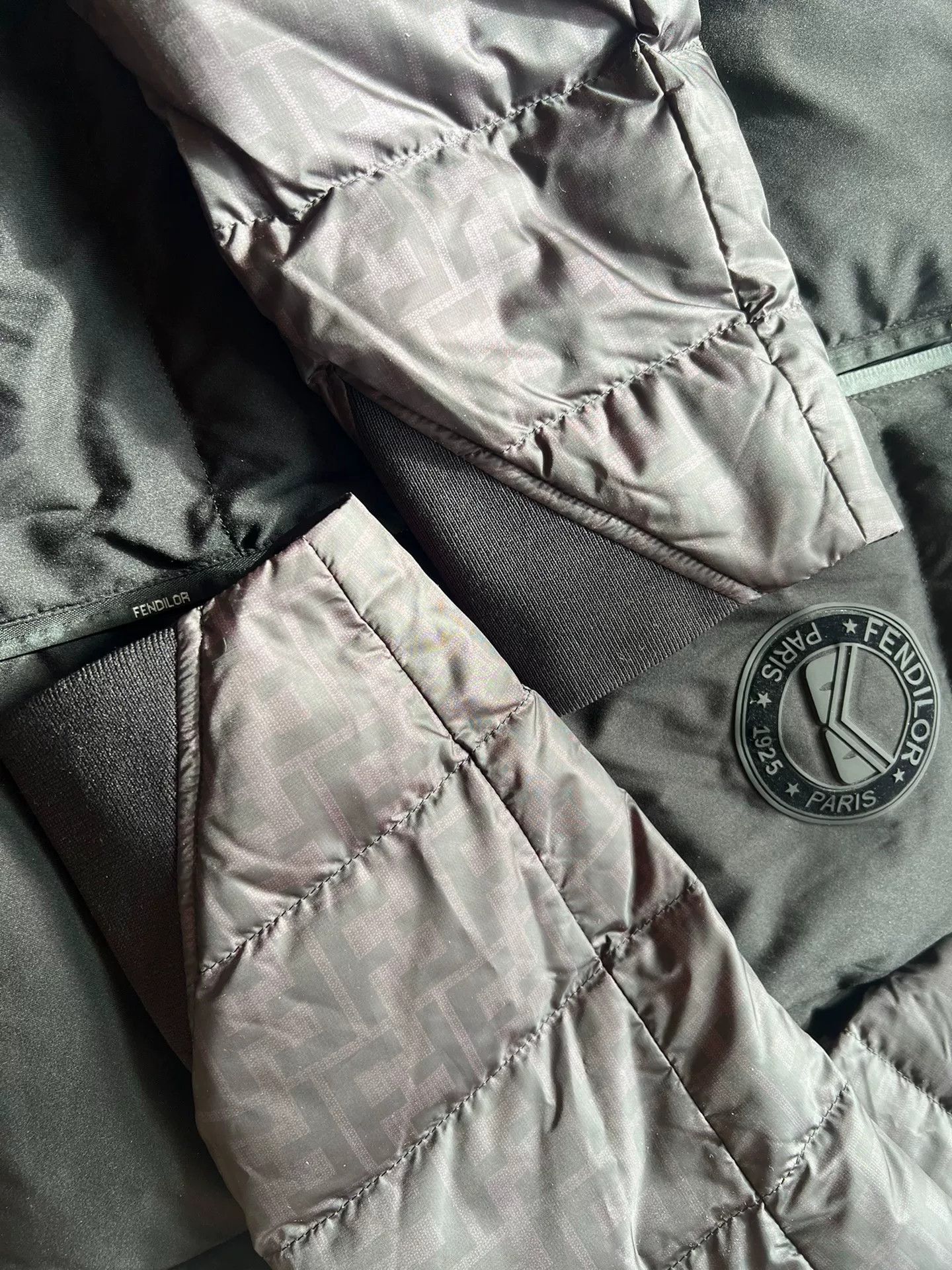 Fendi Fendi LOR FF Logo Men's Down Jacket Size US M / EU 48-50 / 2 - 4 Thumbnail