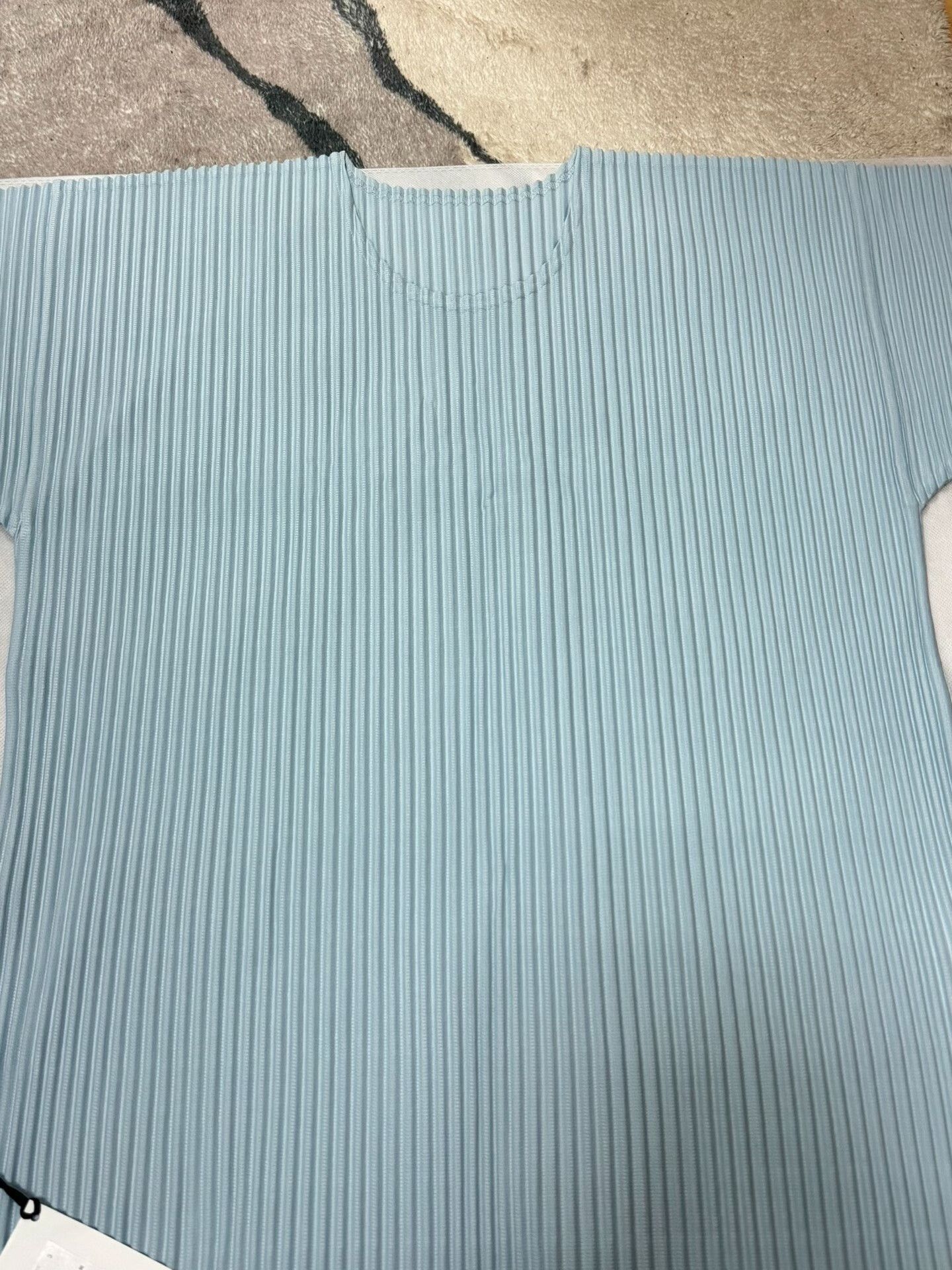Homme Plisse Issey Miyake Issey Miyake Homme Plisse Short-Sleeve T-shirt Size US L / EU 52-54 / 3 - 3 Thumbnail