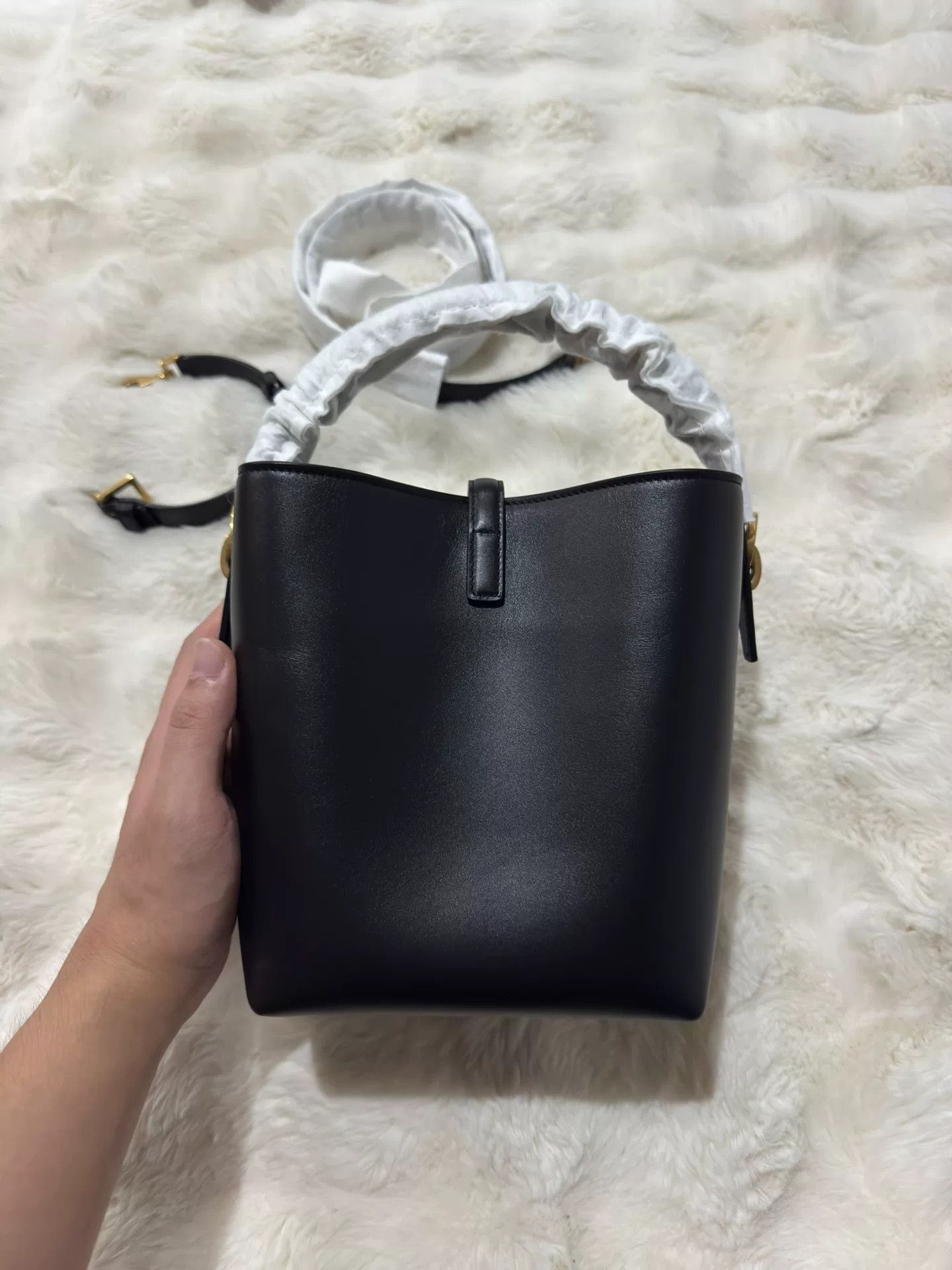 Yves Saint Laurent Saint Laurent Le37 Hobo Bag Size ONE SIZE - 3 Thumbnail