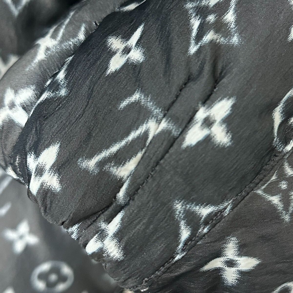 Louis Vuitton Louis Vuitton Monogram Down Jacket Size US XXS / EU 40 - 6 Thumbnail
