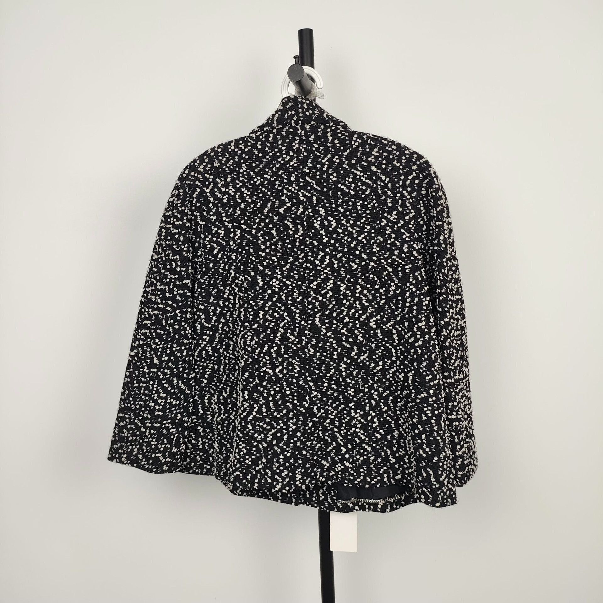 Chanel Chanel 19c Cruise Short Tweed Jacket Size XXS / US 00 / IT 34 - 2 Thumbnail