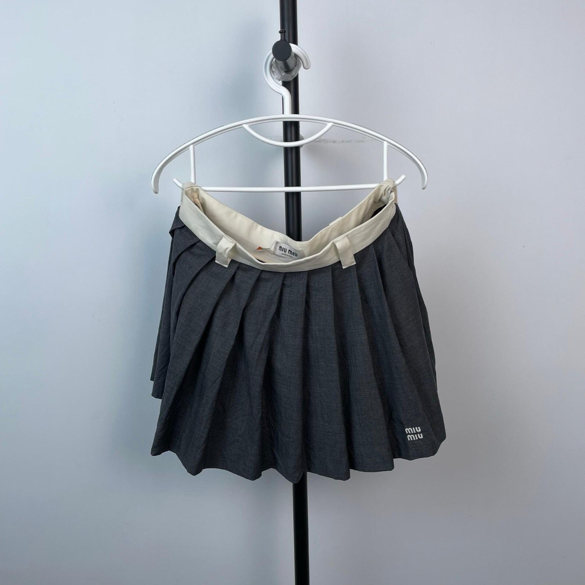 Miu Miu Miumiu Gray Preppy Letter Embroidery Pleated Skirt Size 38" / US 16 / IT 52 - 8 Thumbnail