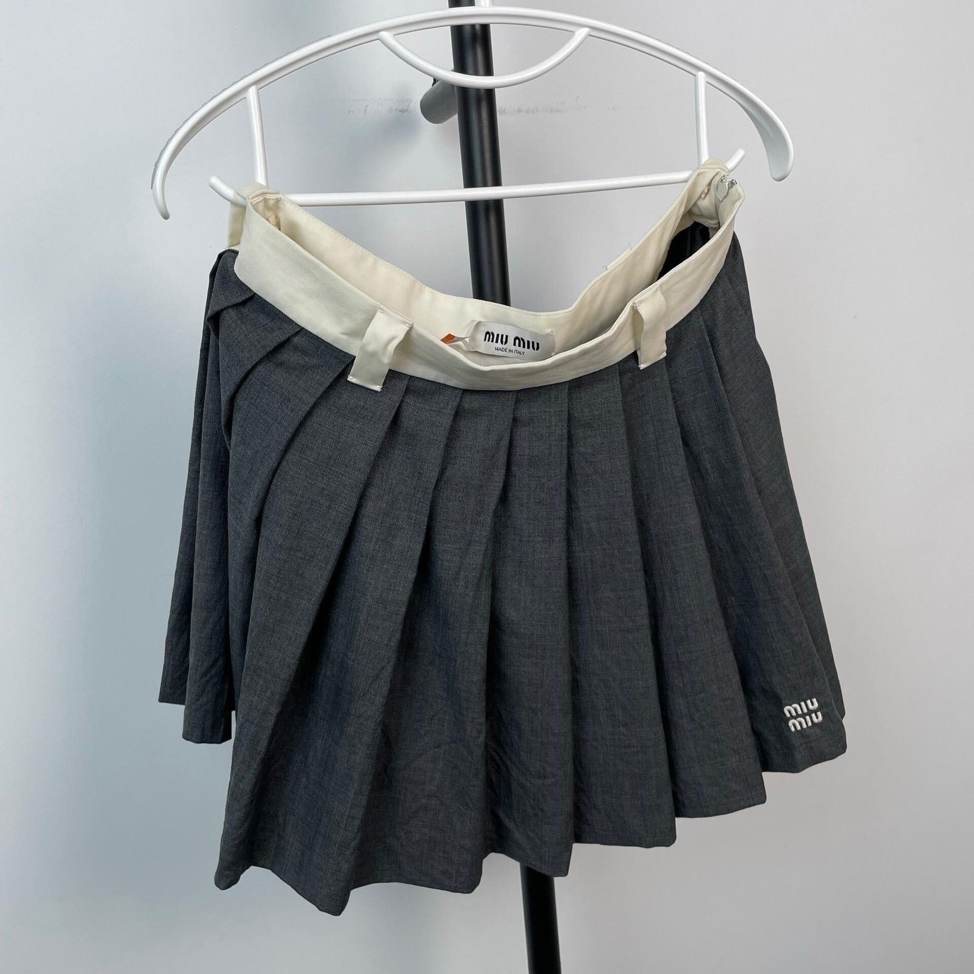 Miu Miu Miumiu Gray Preppy Letter Embroidery Pleated Skirt Size 38" / US 16 / IT 52 - 3 Thumbnail