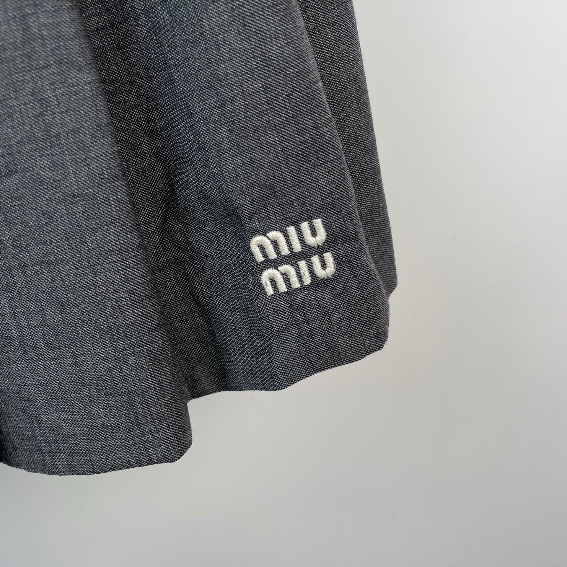 Miu Miu Miumiu Gray Preppy Letter Embroidery Pleated Skirt Size 38" / US 16 / IT 52 - 7 Thumbnail