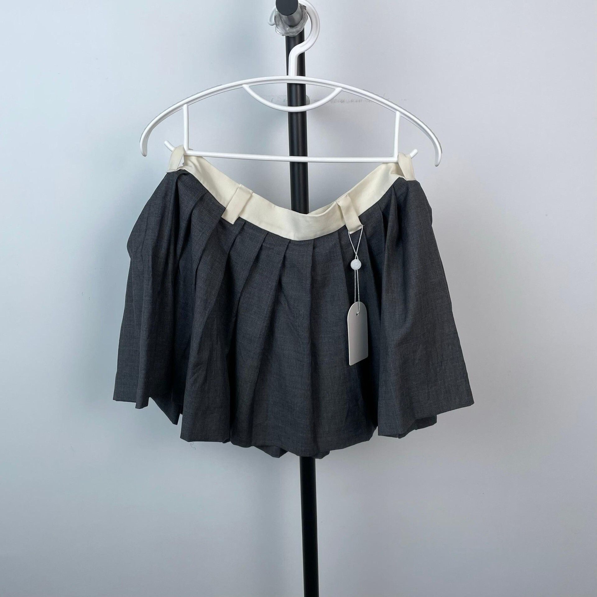 Miu Miu Miumiu Gray Preppy Letter Embroidery Pleated Skirt Size 38" / US 16 / IT 52 - 2 Thumbnail